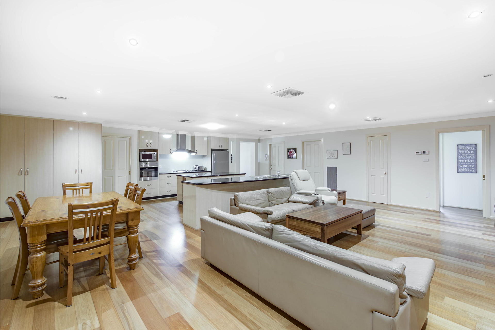 96 Walker Crescent, NARRABUNDAH ACT 2604, Narrabundah - Thumbnail 4