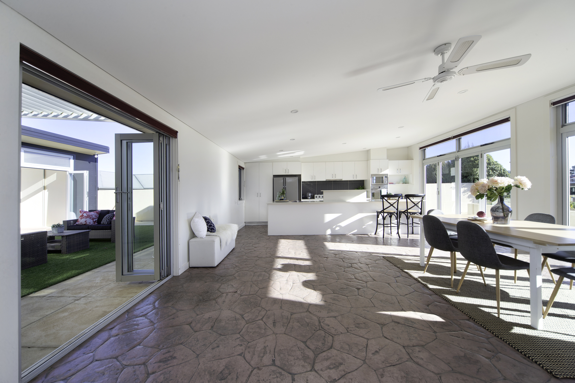 24 Mary Gillespie Avenue, GUNGAHLIN ACT 2912, Gungahlin - Thumbnail 2