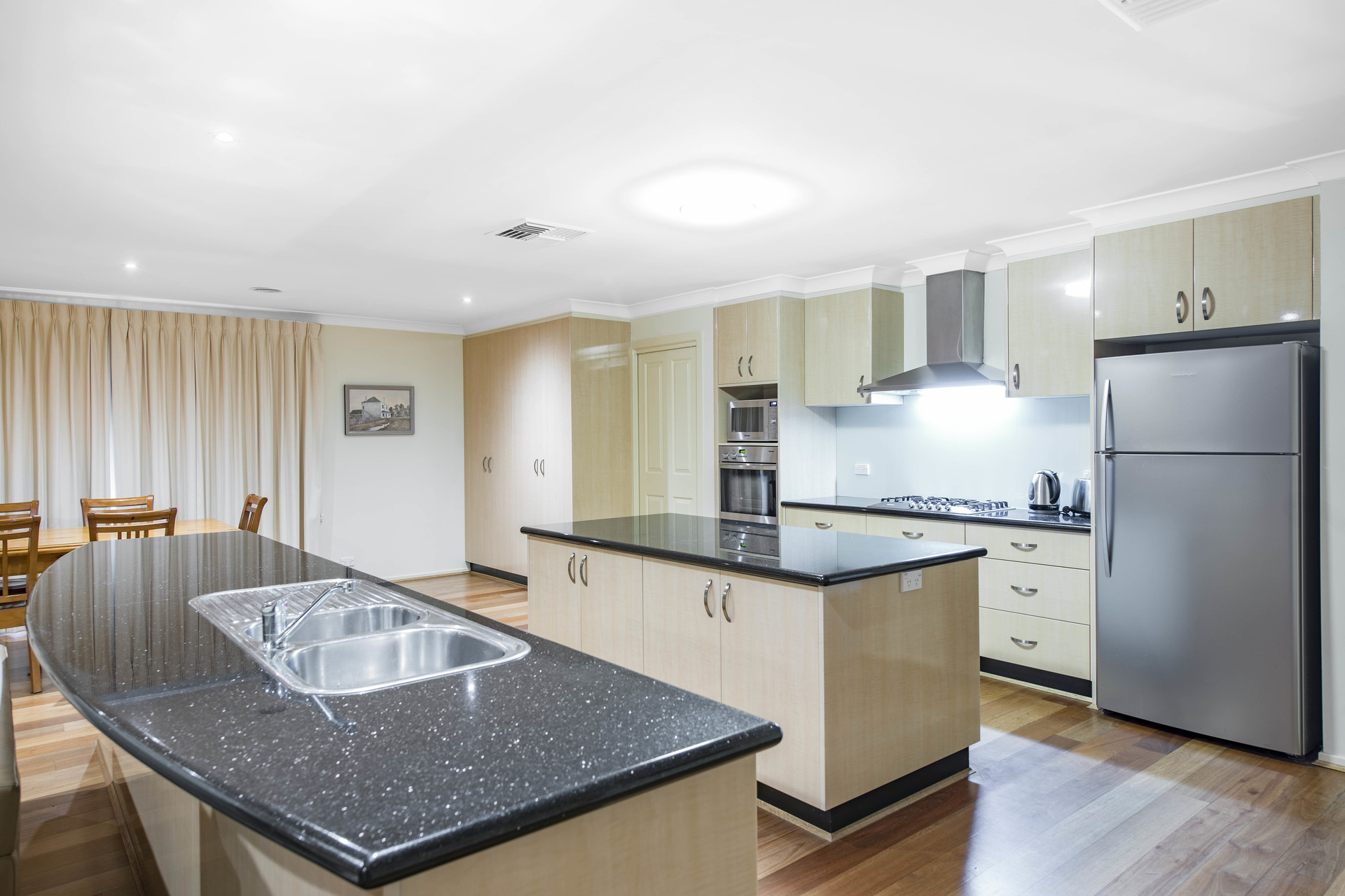 96 Walker Crescent, NARRABUNDAH ACT 2604, Narrabundah - Thumbnail 5