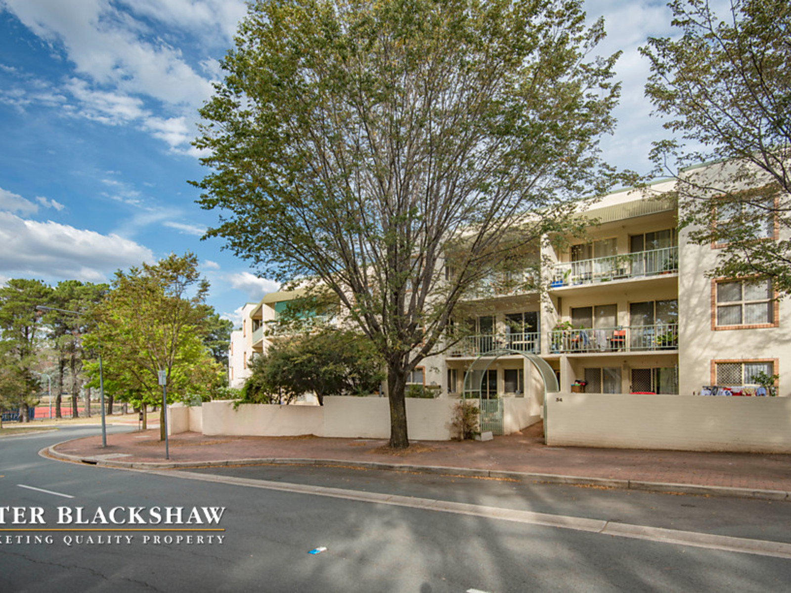 16/34 Bootle Place, PHILLIP ACT 2606, Phillip - Thumbnail 2