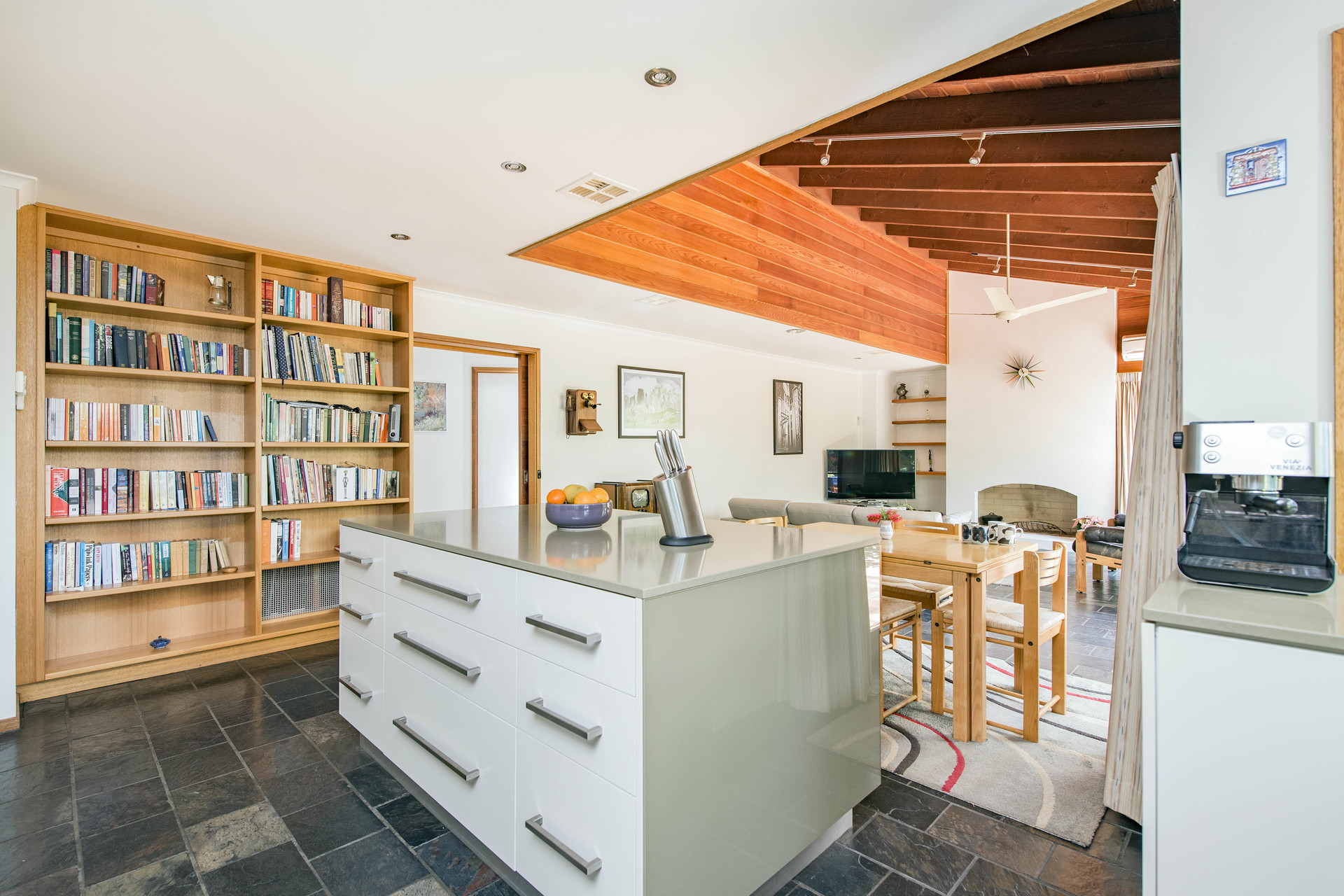 19 Newman Street, YARRALUMLA ACT 2600, Yarralumla - Thumbnail 2