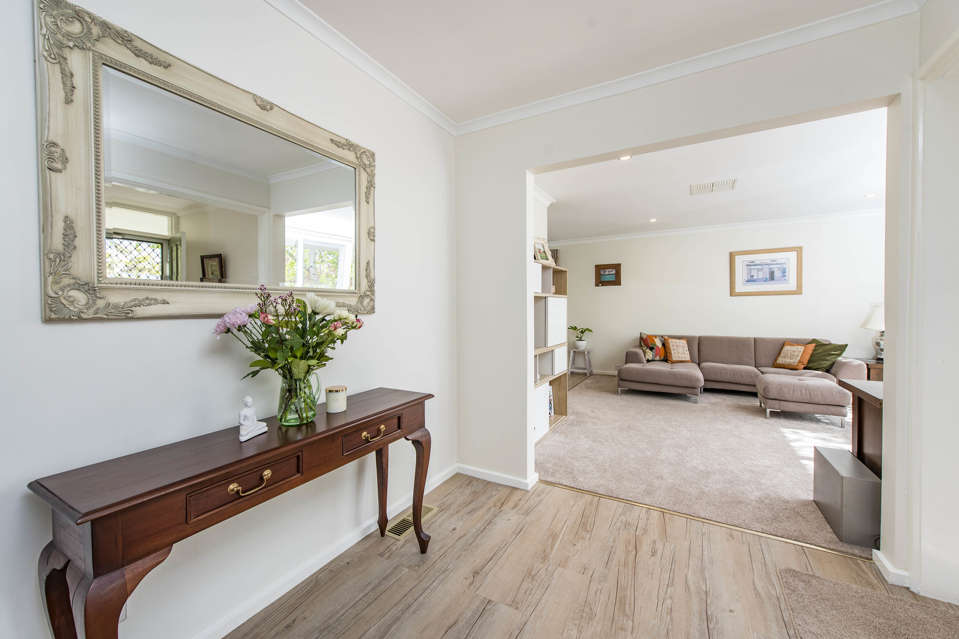 6 Allwood Street, CHIFLEY ACT 2606, Chifley - Thumbnail 2