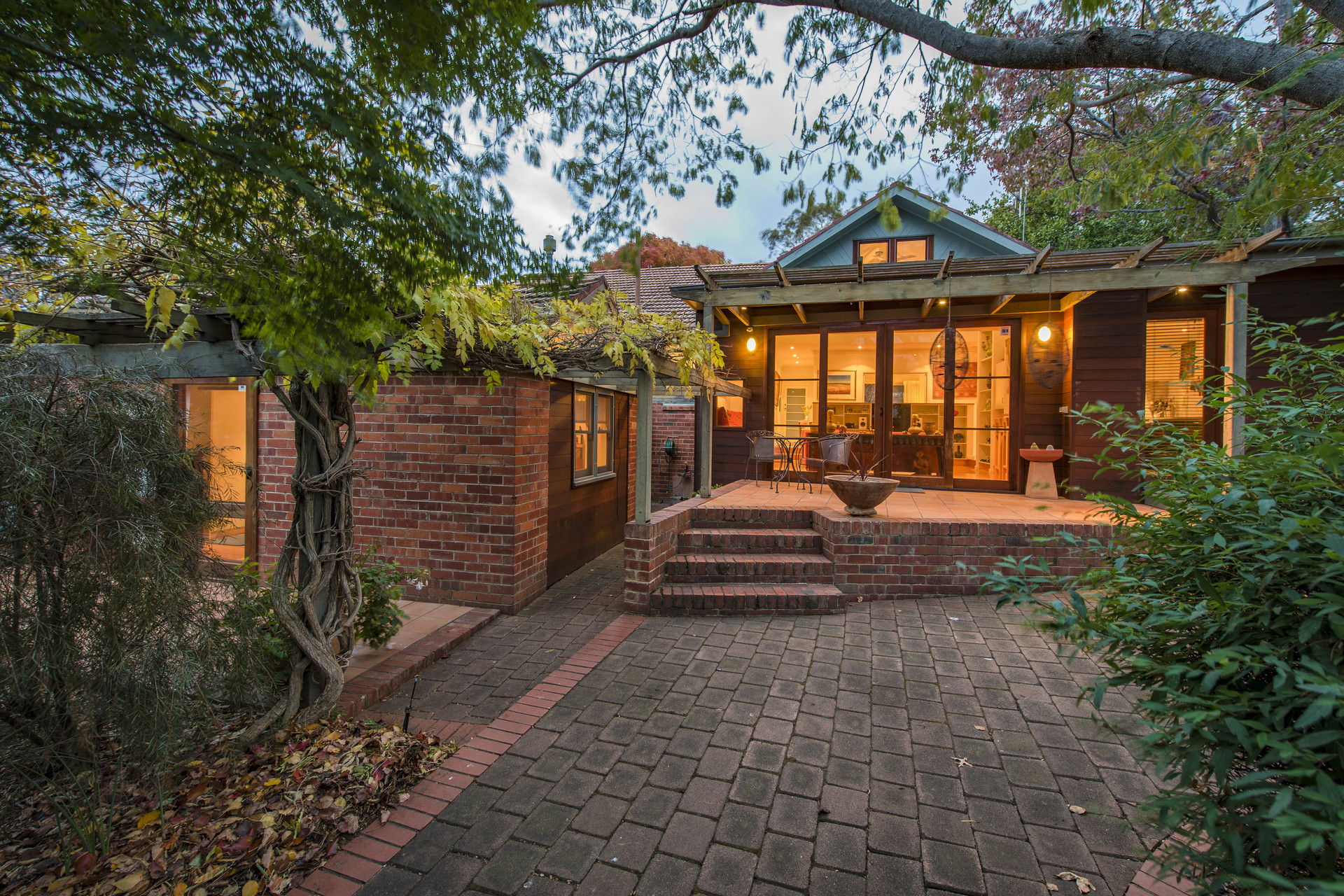 23 Irwin Street, YARRALUMLA ACT 2600, Yarralumla - Thumbnail 2