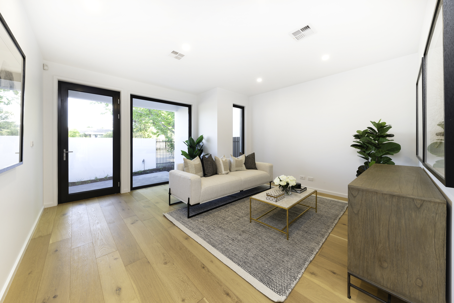 1/24 O'Shanassy Street, CURTIN ACT 2605, Curtin - Thumbnail 2