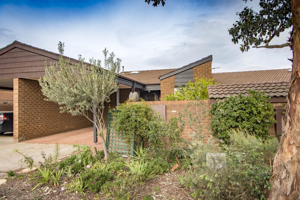 32 Hallen Close, Swinger Hill ACT 2606 - Hayman Partners