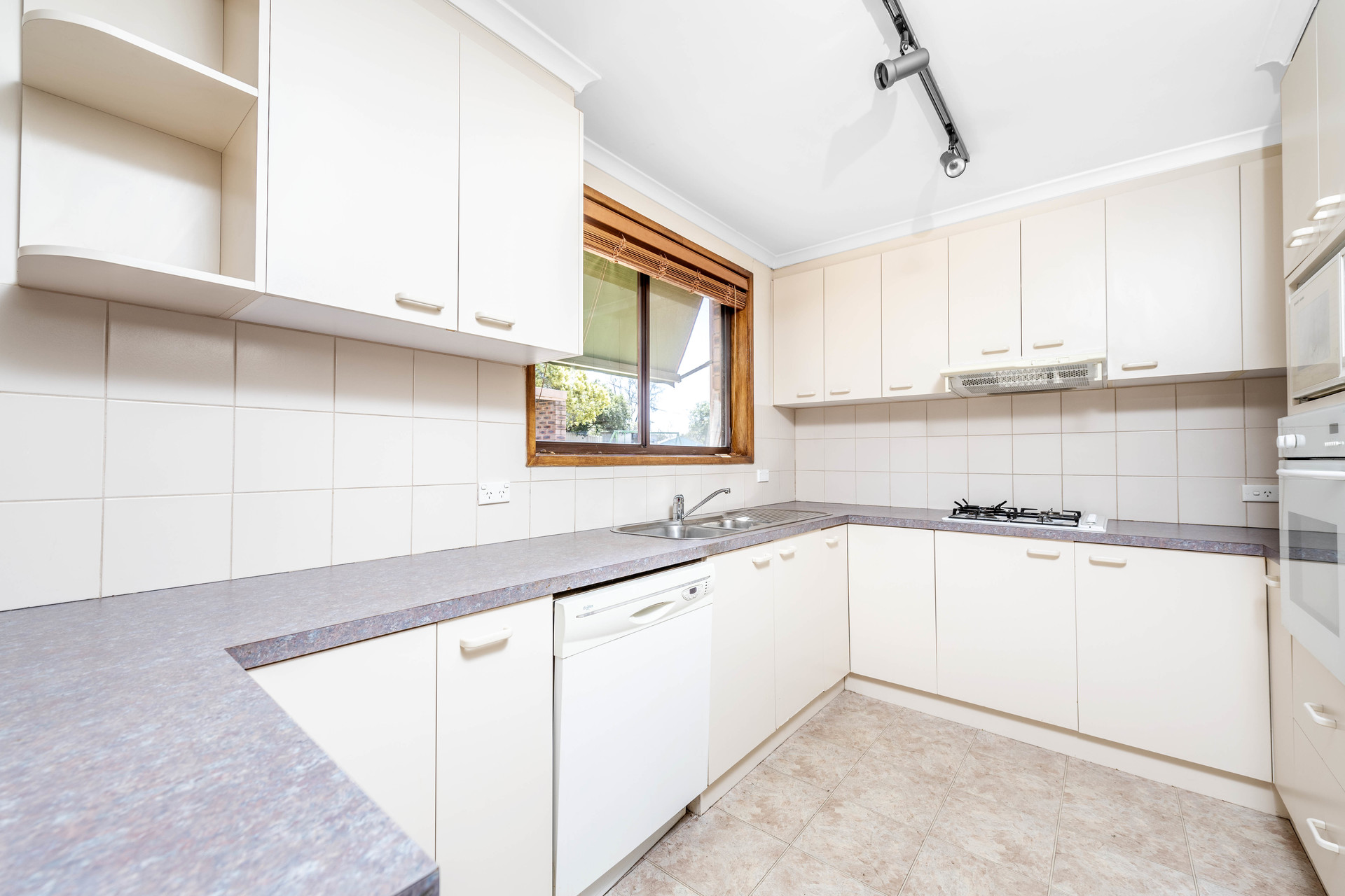 50 Holden Crescent, WANNIASSA ACT 2903, Wanniassa - Thumbnail 8