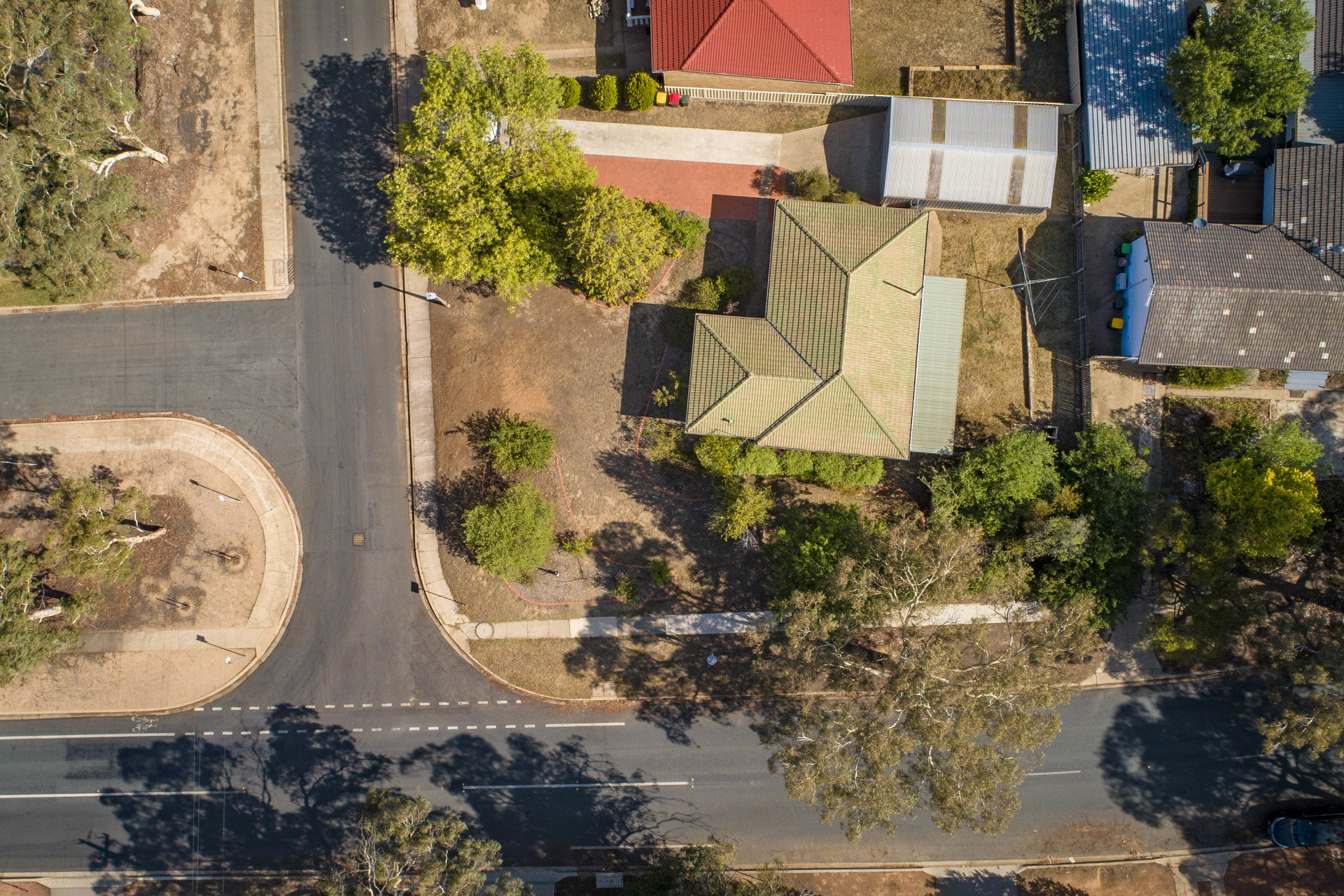 41 Charteris Crescent, CHIFLEY ACT 2606, Chifley - Thumbnail 2