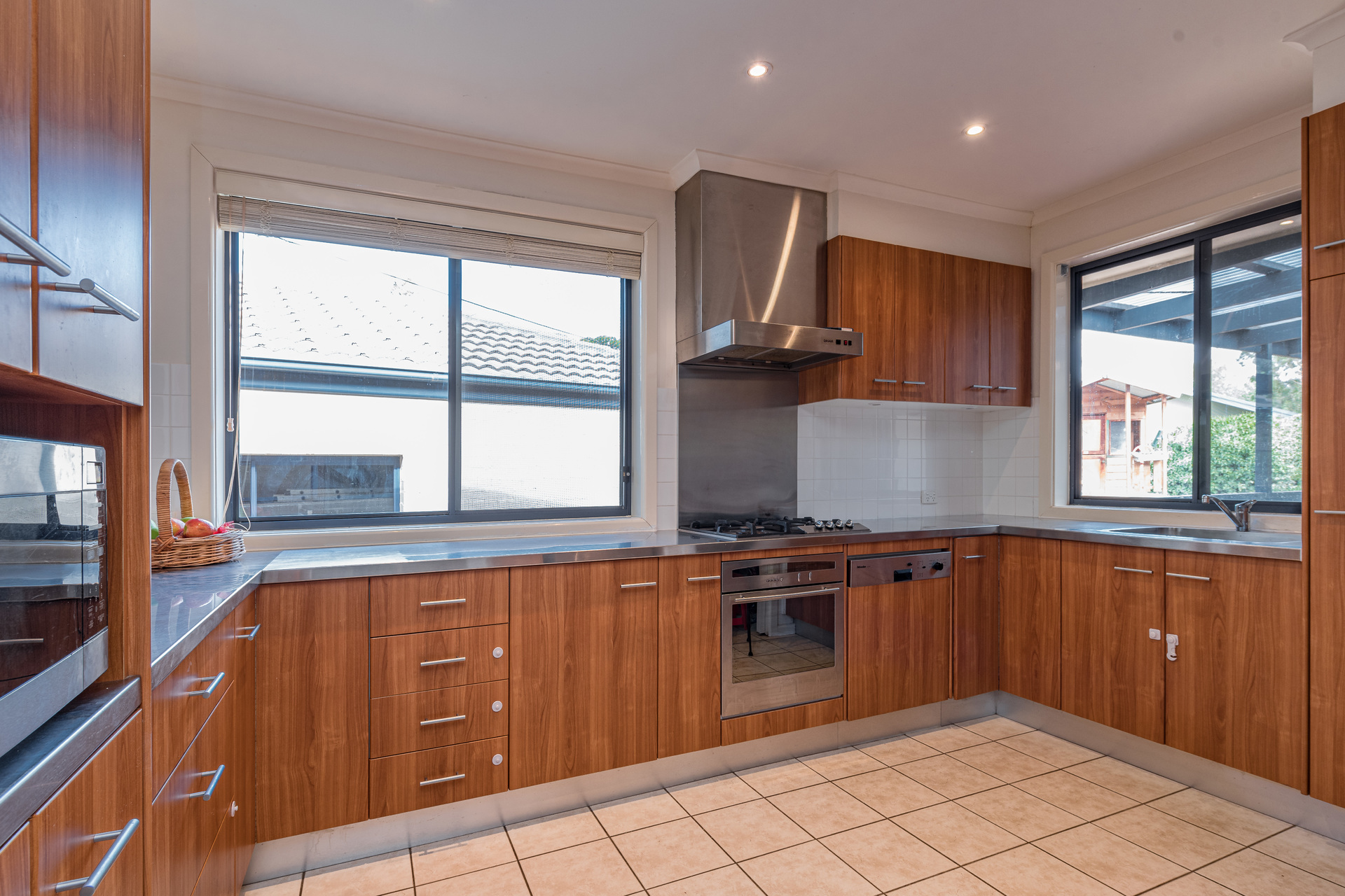 12 Barwell Place, CURTIN ACT 2605, Curtin - Thumbnail 5