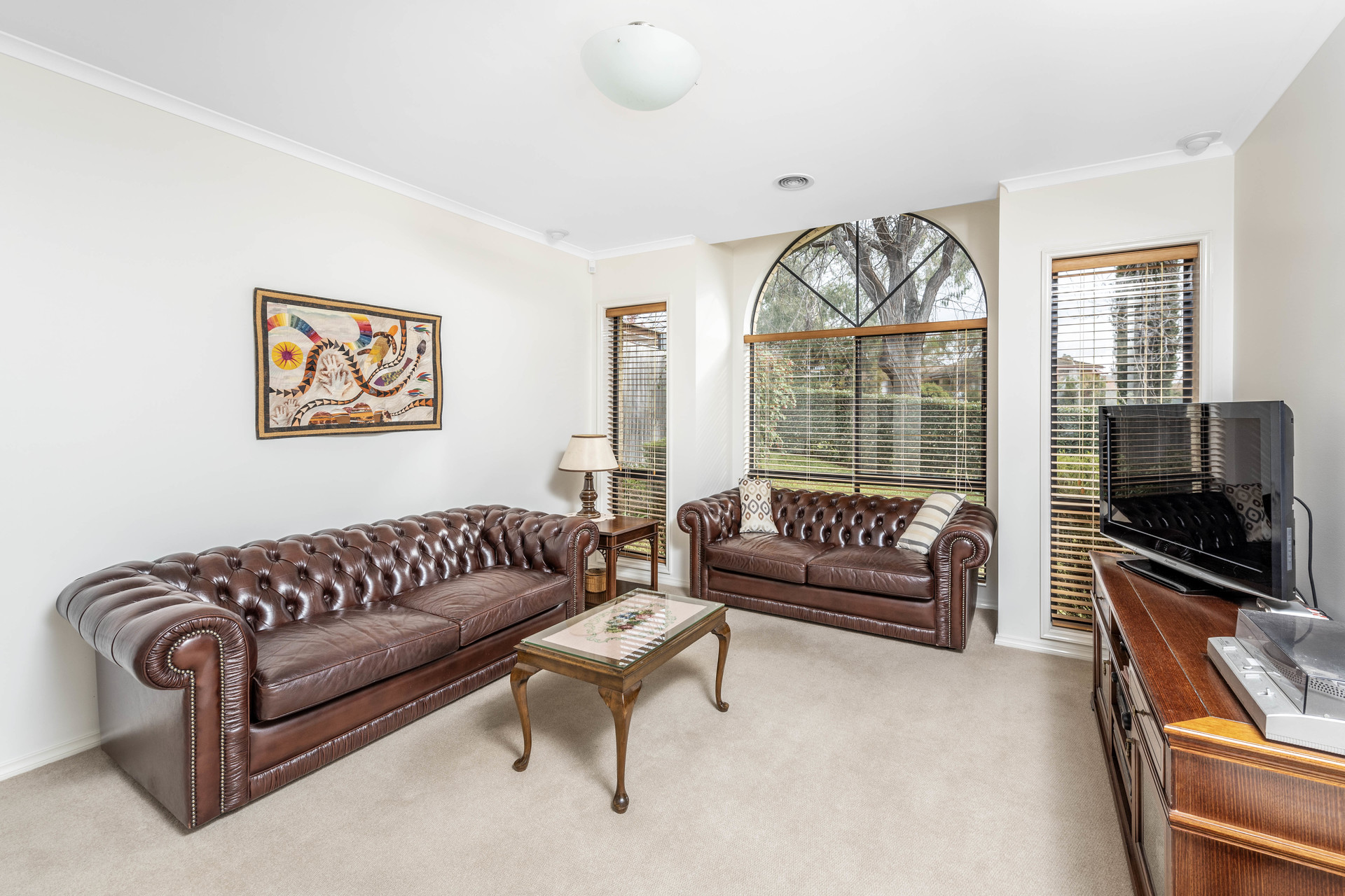 16 Charteris Crescent, CHIFLEY ACT 2606, Chifley - Thumbnail 3