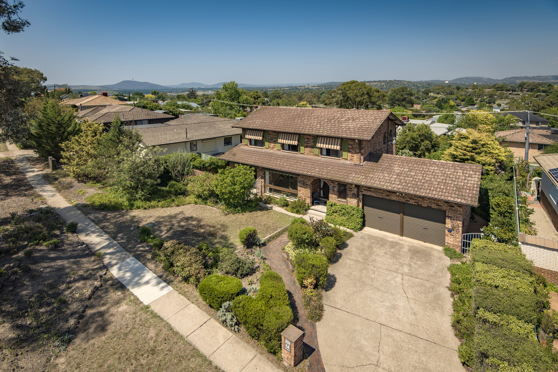 14 Eucumbene Drive, DUFFY ACT 2611, Duffy - Thumbnail 2