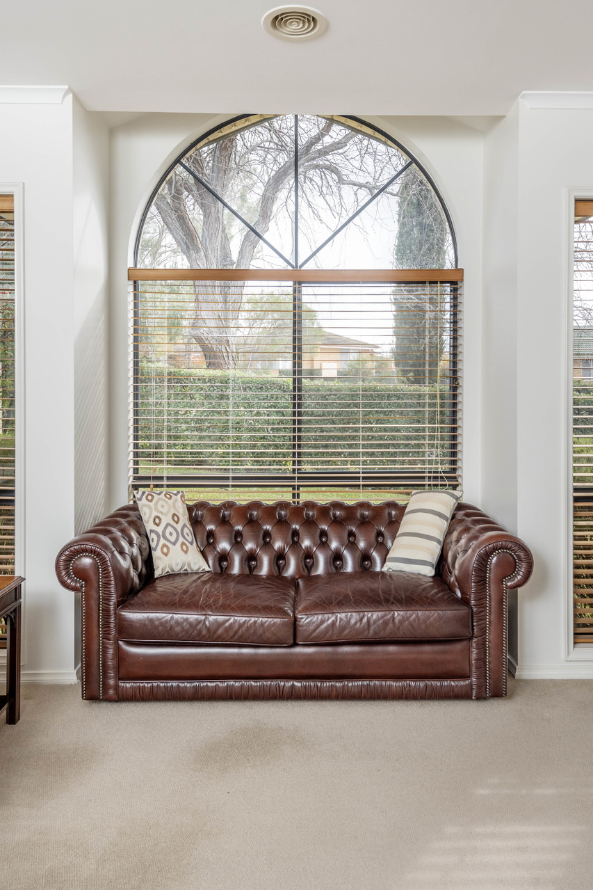 16 Charteris Crescent, CHIFLEY ACT 2606, Chifley - Thumbnail 4
