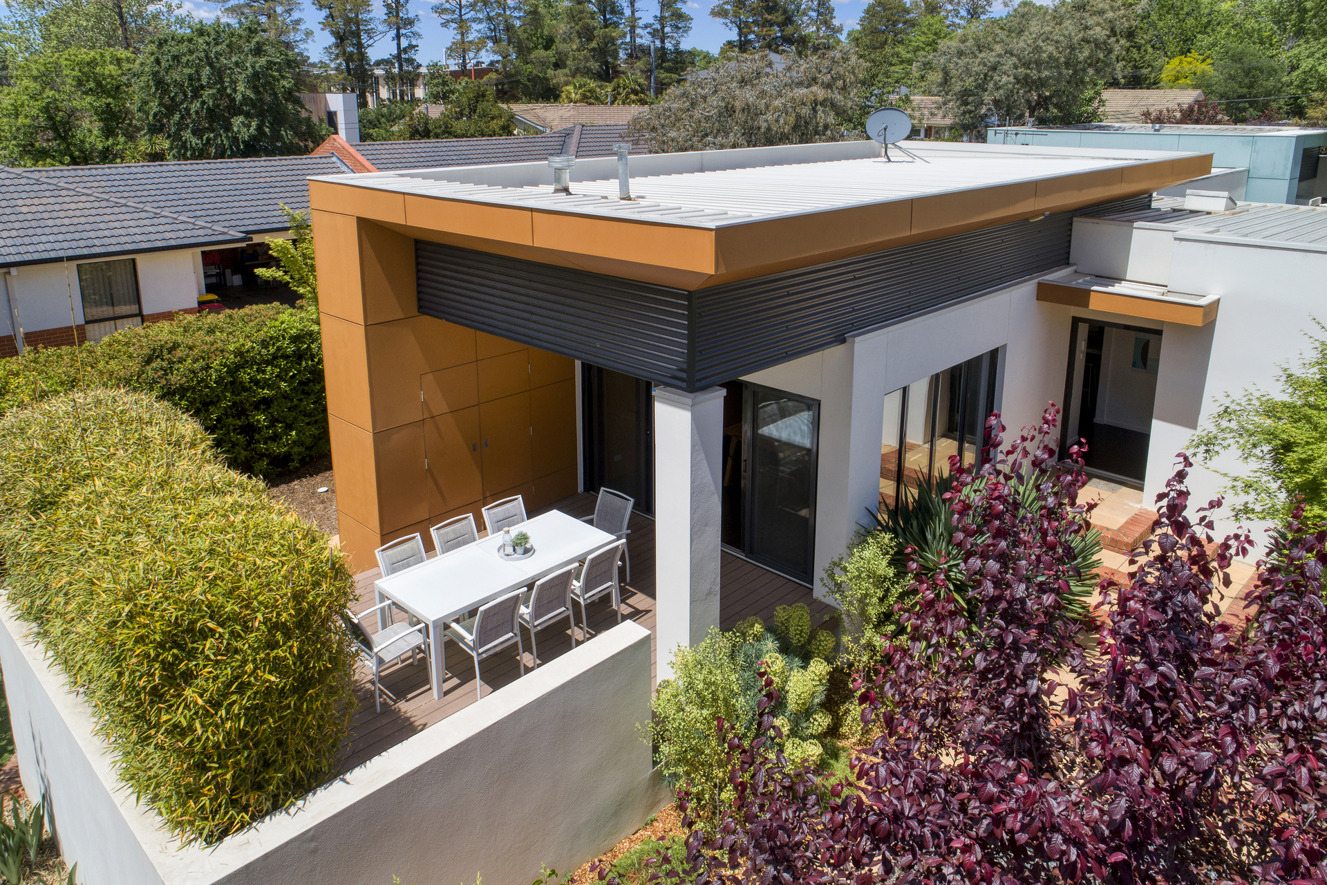 168 Captain Cook Crescent, NARRABUNDAH ACT 2604, Narrabundah - Thumbnail 2