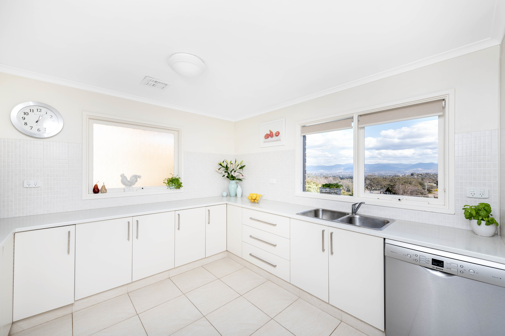 285 Bugden Avenue, FADDEN ACT 2904, Fadden - Thumbnail 3