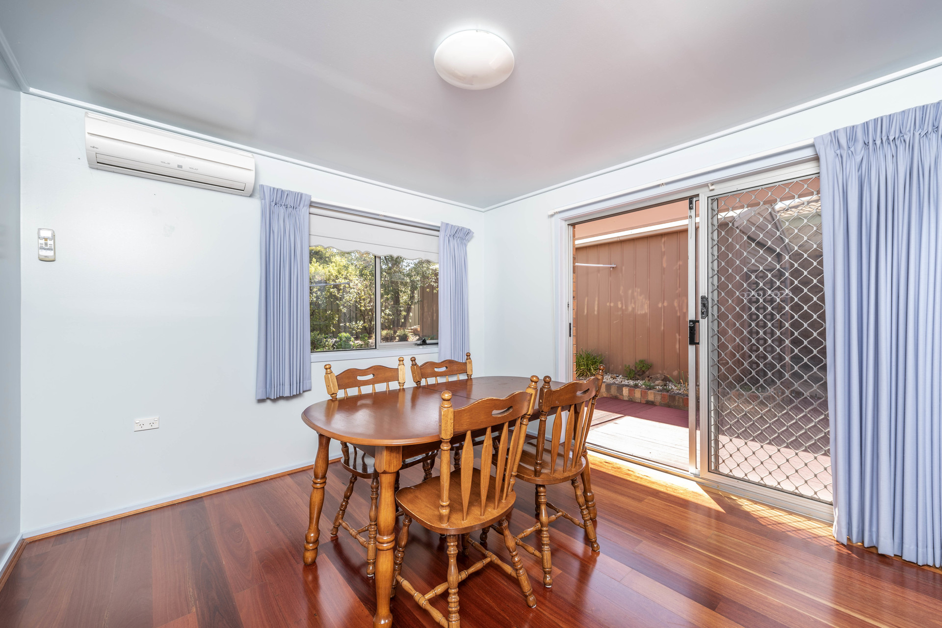 19 Julia Flynn Avenue, ISAACS ACT 2607, Isaacs - Thumbnail 5