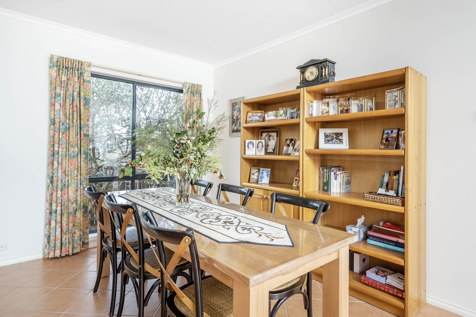 16 Charteris Crescent, CHIFLEY ACT 2606, Chifley - Thumbnail 8