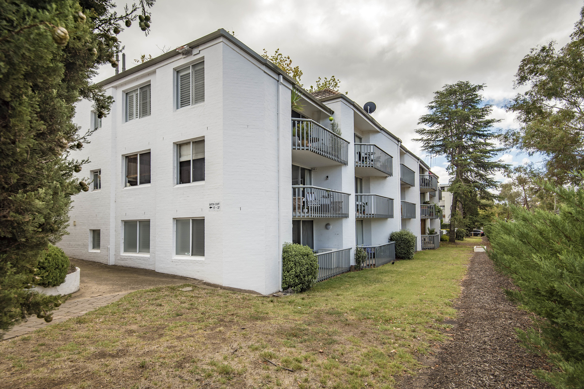 33/11 Bourke Street, BARTON ACT 2600, Barton - Thumbnail 2