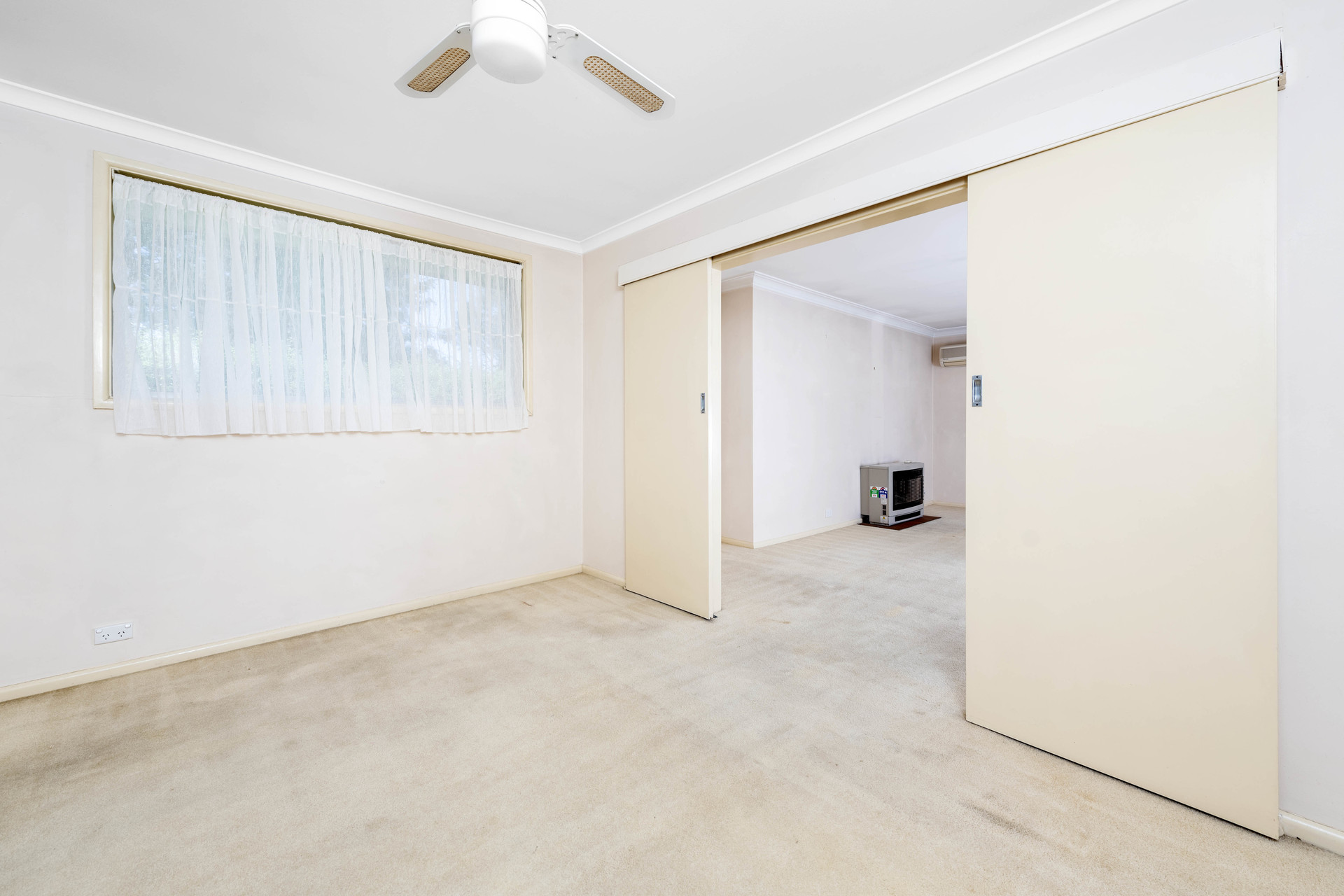 41 Charteris Crescent, CHIFLEY ACT 2606, Chifley - Thumbnail 3