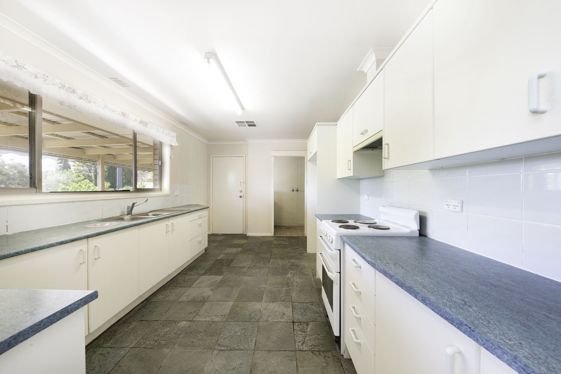 13 Haines Street, CURTIN ACT 2605, Curtin - Thumbnail 8