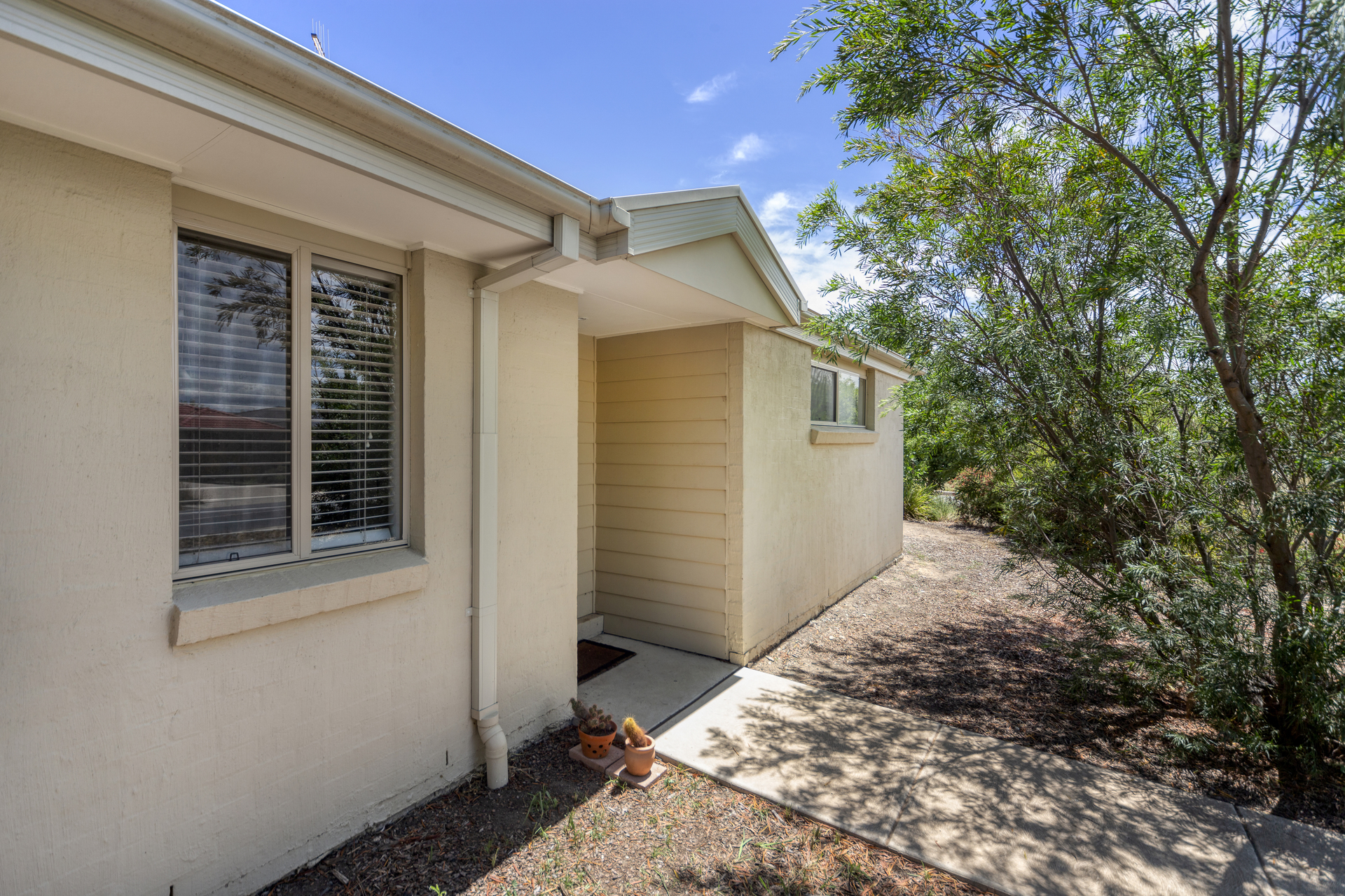 98 Refshauge Crescent, MACGREGOR ACT 2615, Macgregor - Thumbnail 2