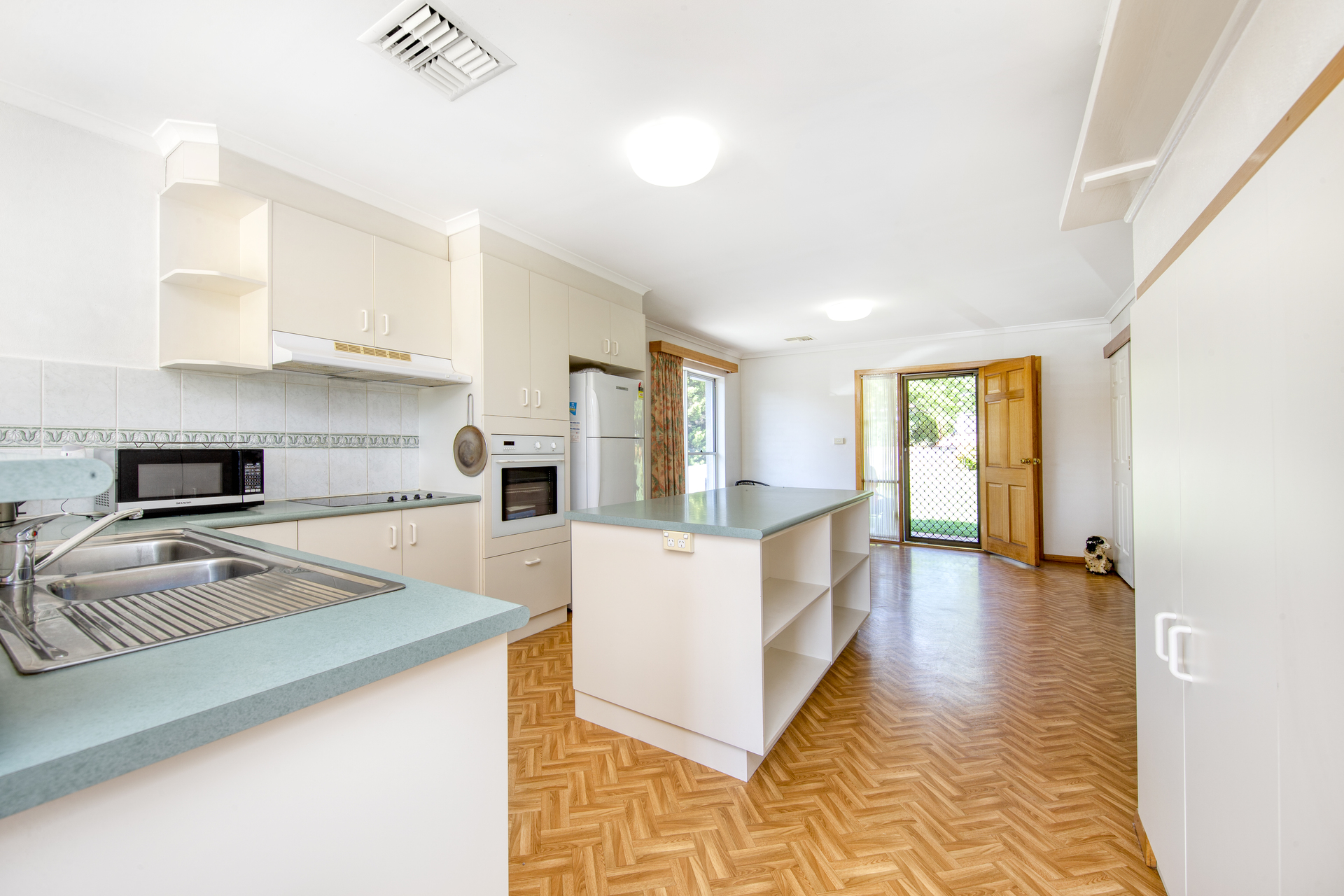 19 Hodgkinson Street, GRIFFITH ACT 2603, Griffith - Thumbnail 6