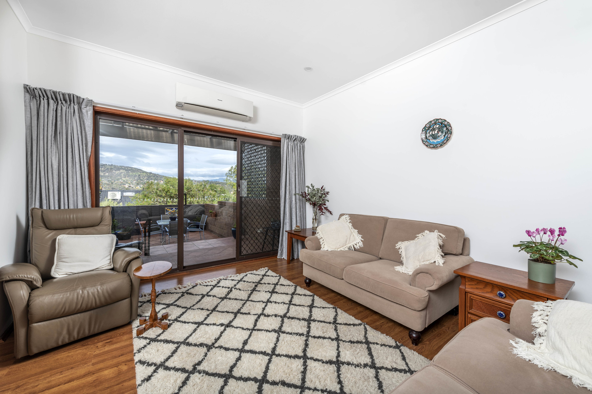32 Hallen Close, Swinger Hill ACT 2606, Phillip - Thumbnail 4