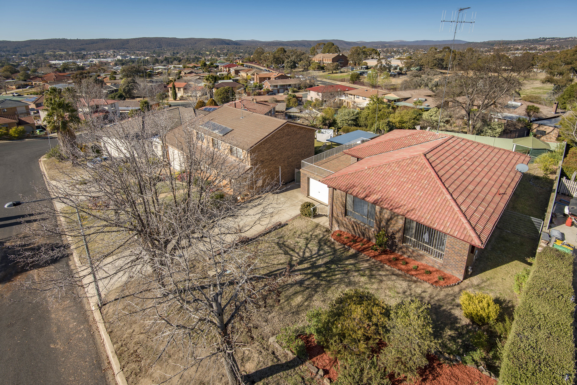 6 Rowley Place, Crestwood NSW 2620, Crestwood - Thumbnail 2
