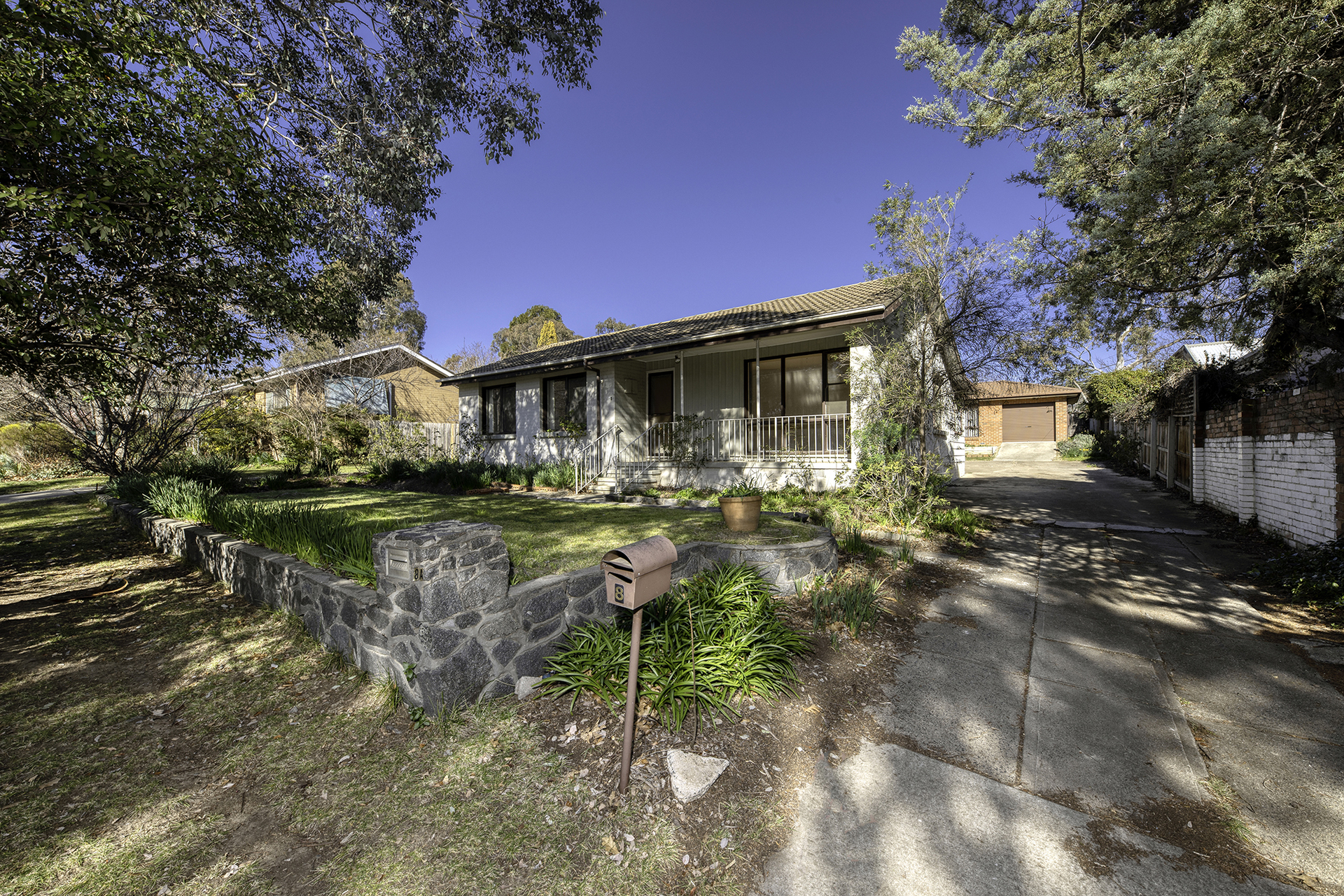 8 Lawley Street, Deakin ACT 2600, Deakin - Thumbnail 2