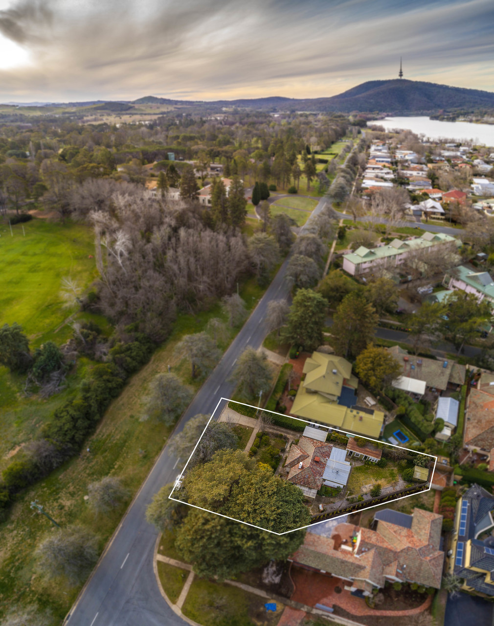 32 Banks Street, Yarralumla ACT 2600, Yarralumla - Thumbnail 2