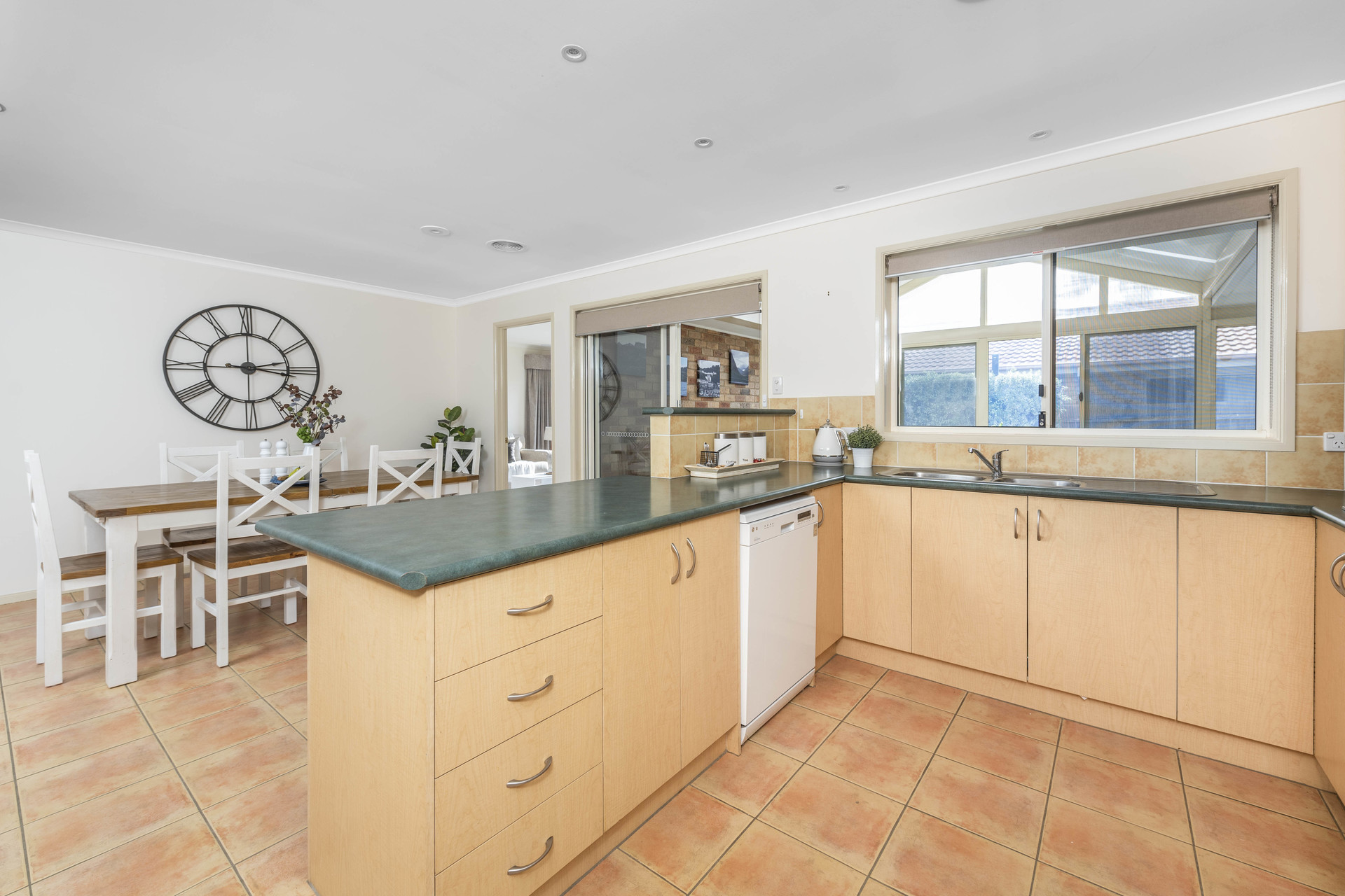 33 Oxenham Circuit, Gordon ACT 2906, Gordon - Thumbnail 5