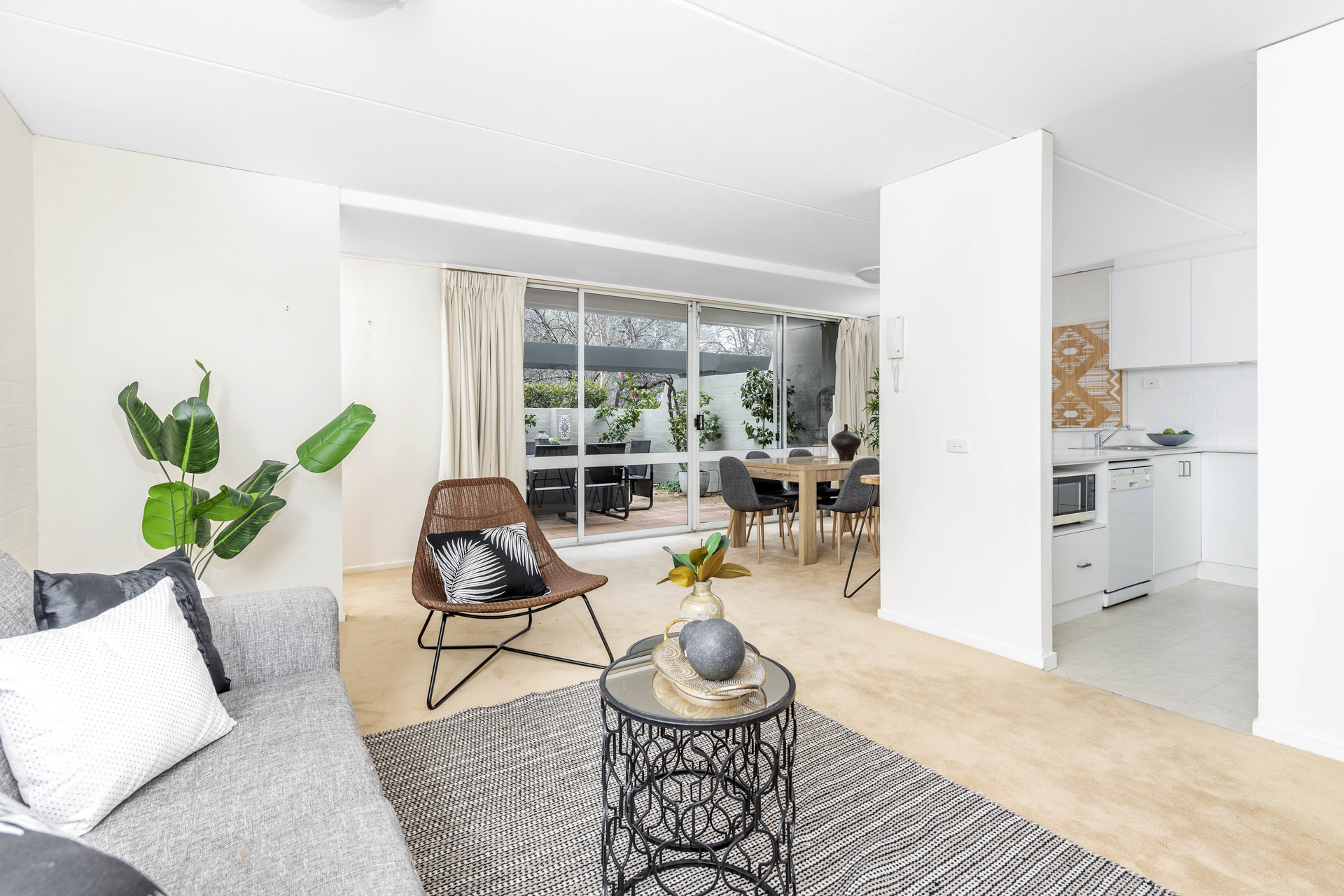 2/18 Currie Crescent, Kingston ACT 2604, Kingston - Thumbnail 3
