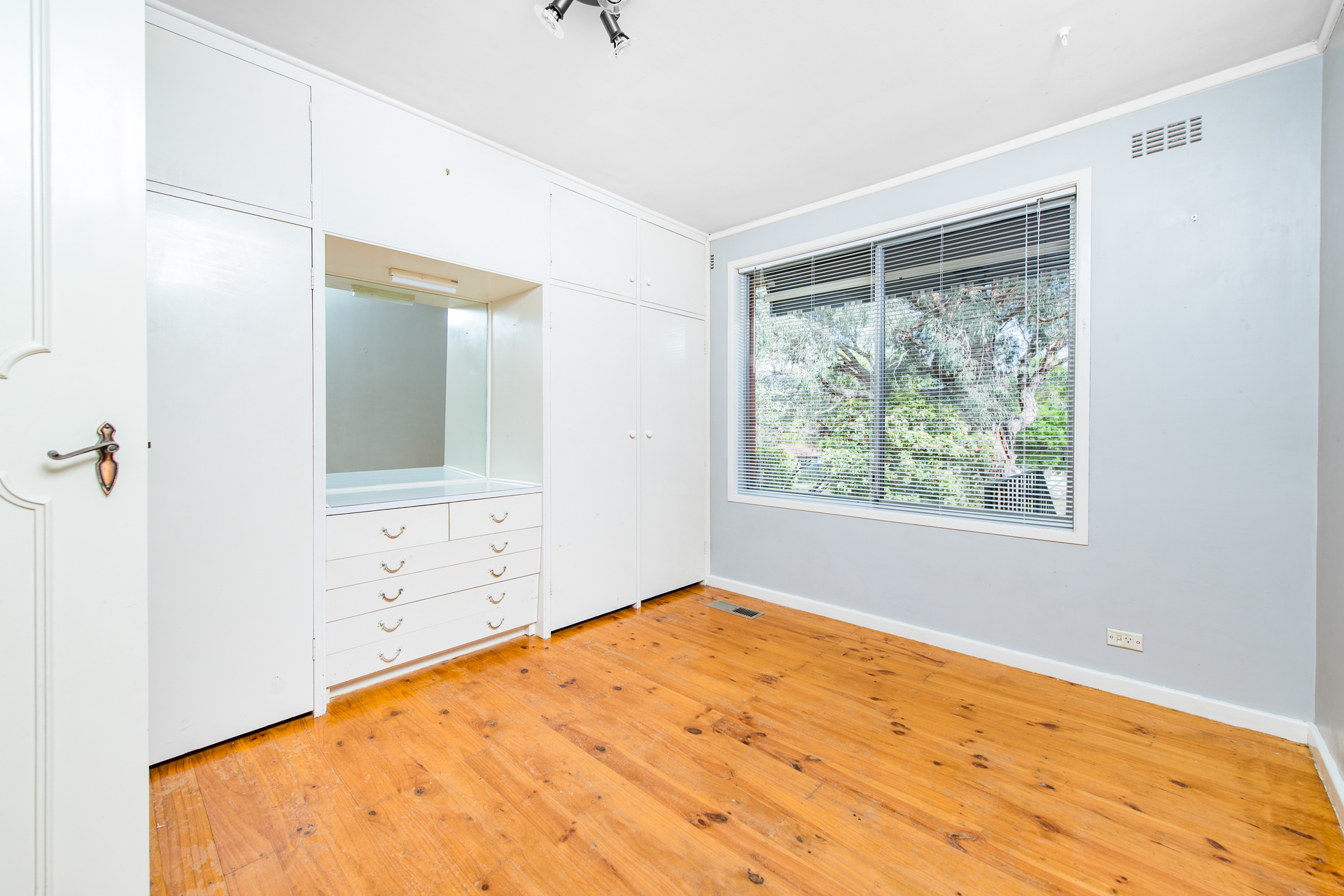 8 Pollock Street, Chifley ACT 2606, Chifley - Thumbnail 8