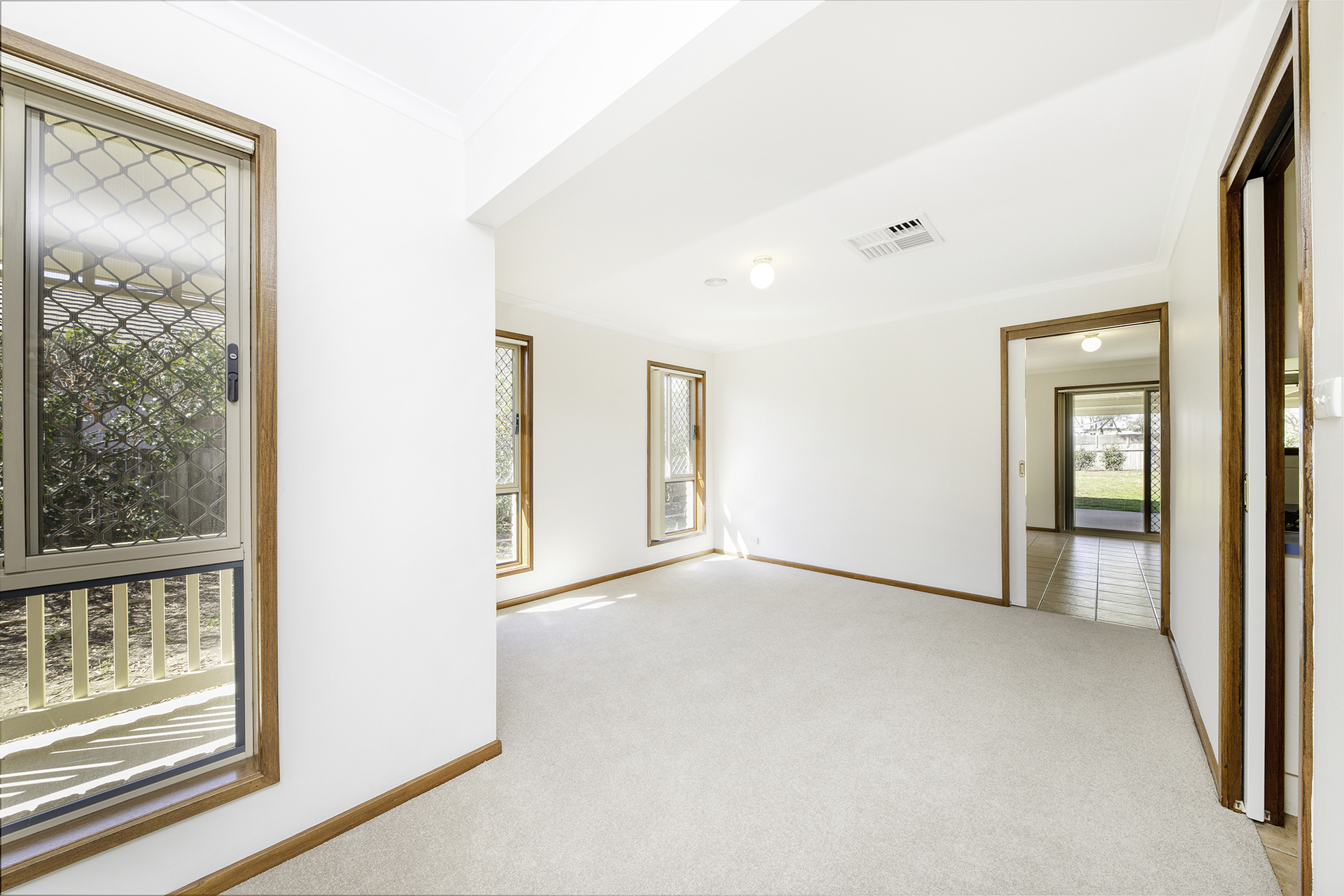 10 Evella Court, Amaroo ACT 2914, Amaroo - Thumbnail 6