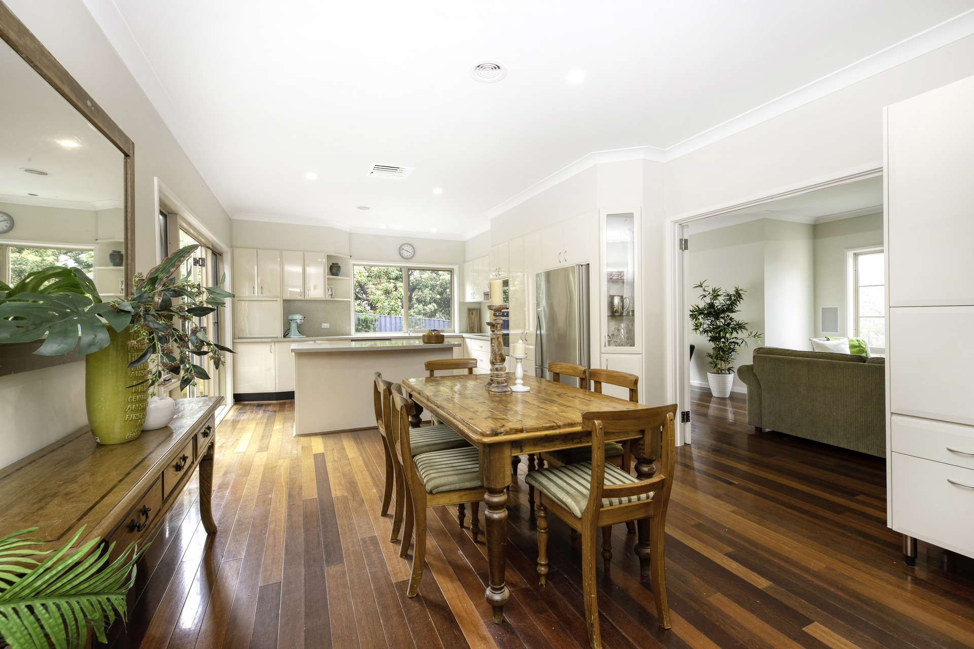 33 Derwent Street, Lyons ACT 2606, Lyons - Thumbnail 2