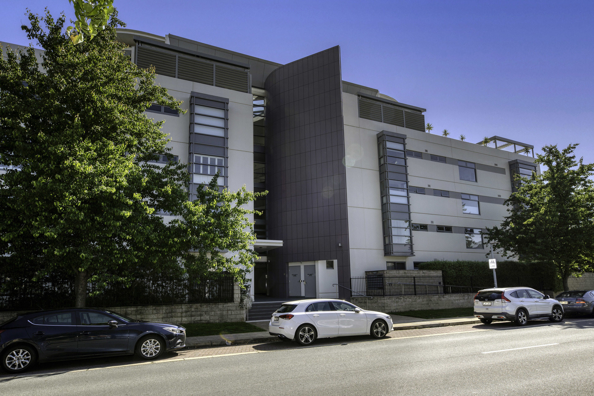 80/13 Eastlake Parade, Kingston ACT 2604, Kingston - Thumbnail 2