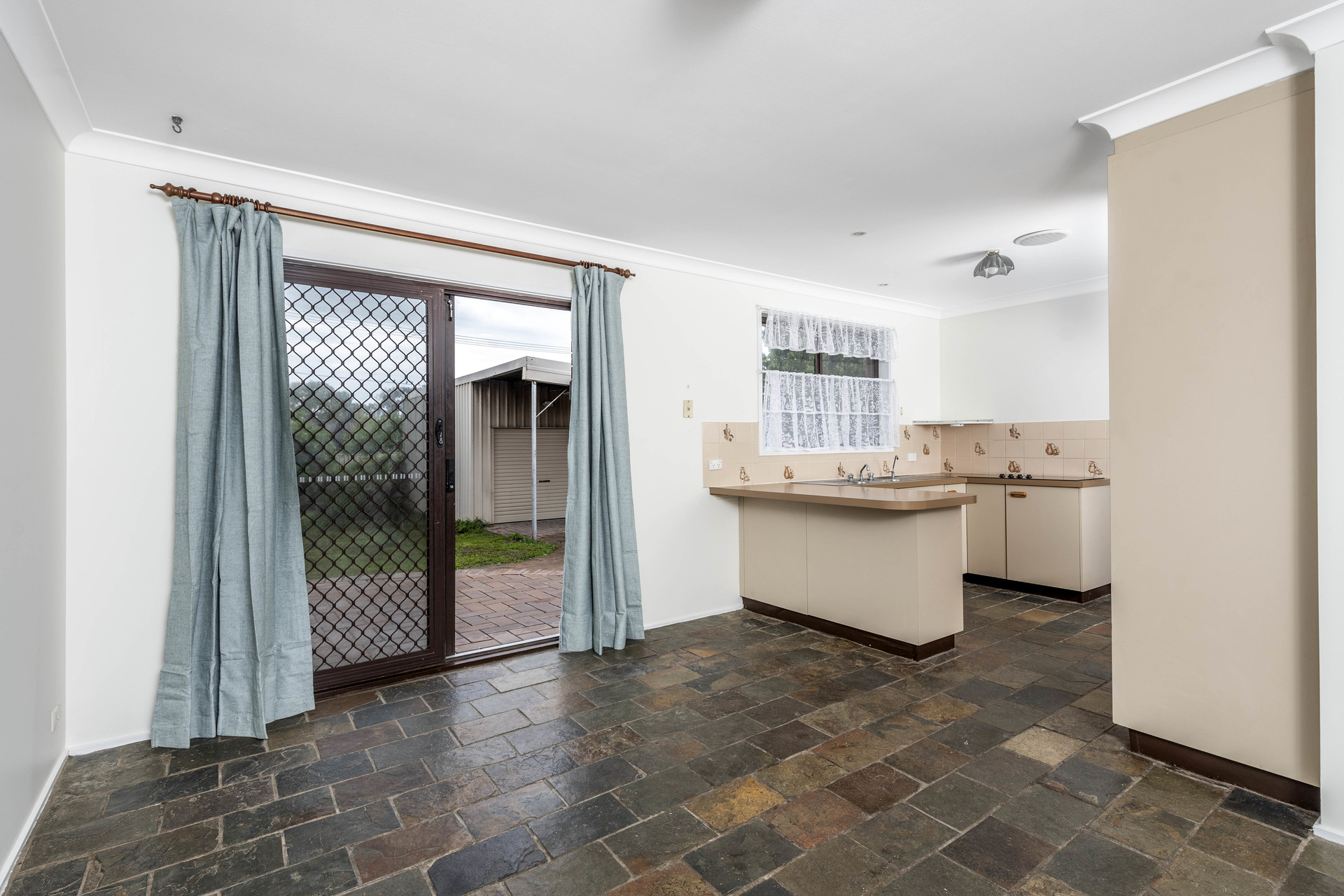 19 Phillipson Crescent, Calwell ACT 2905, Calwell - Thumbnail 4