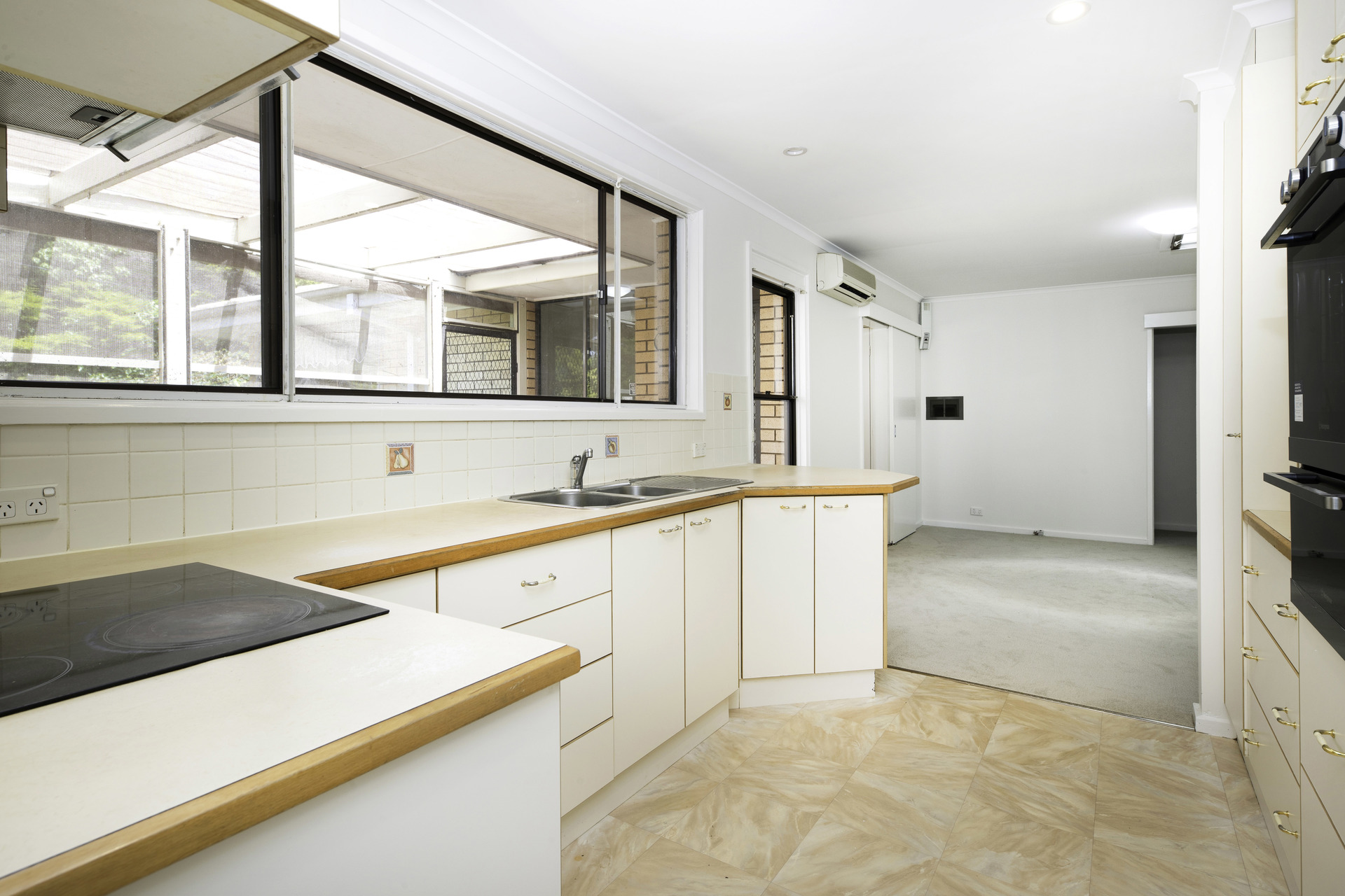 75 Rossarden Street, Fisher ACT 2611, Fisher - Thumbnail 8