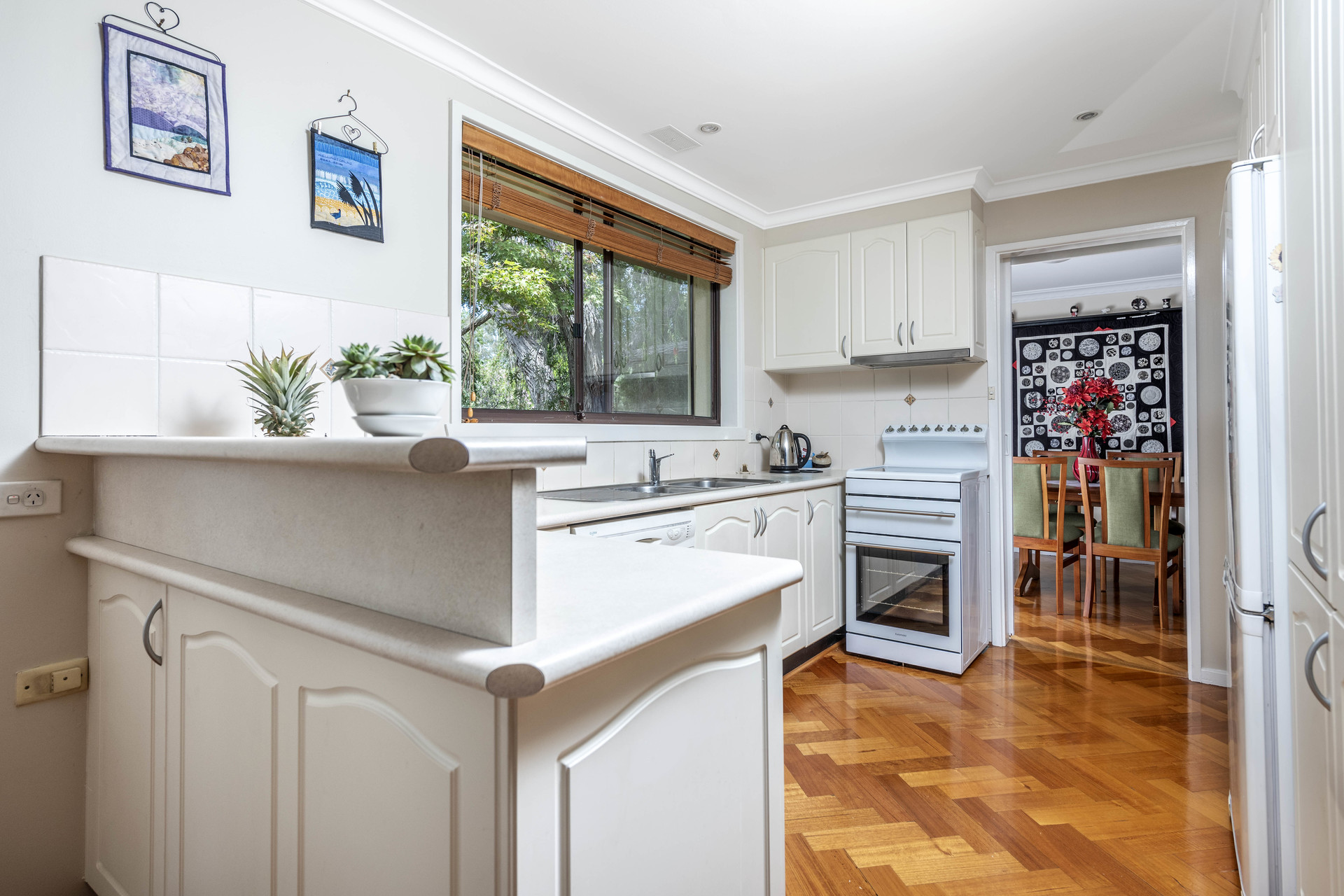 33 Fincham Crescent, Wanniassa ACT 2903, Wanniassa - Thumbnail 4