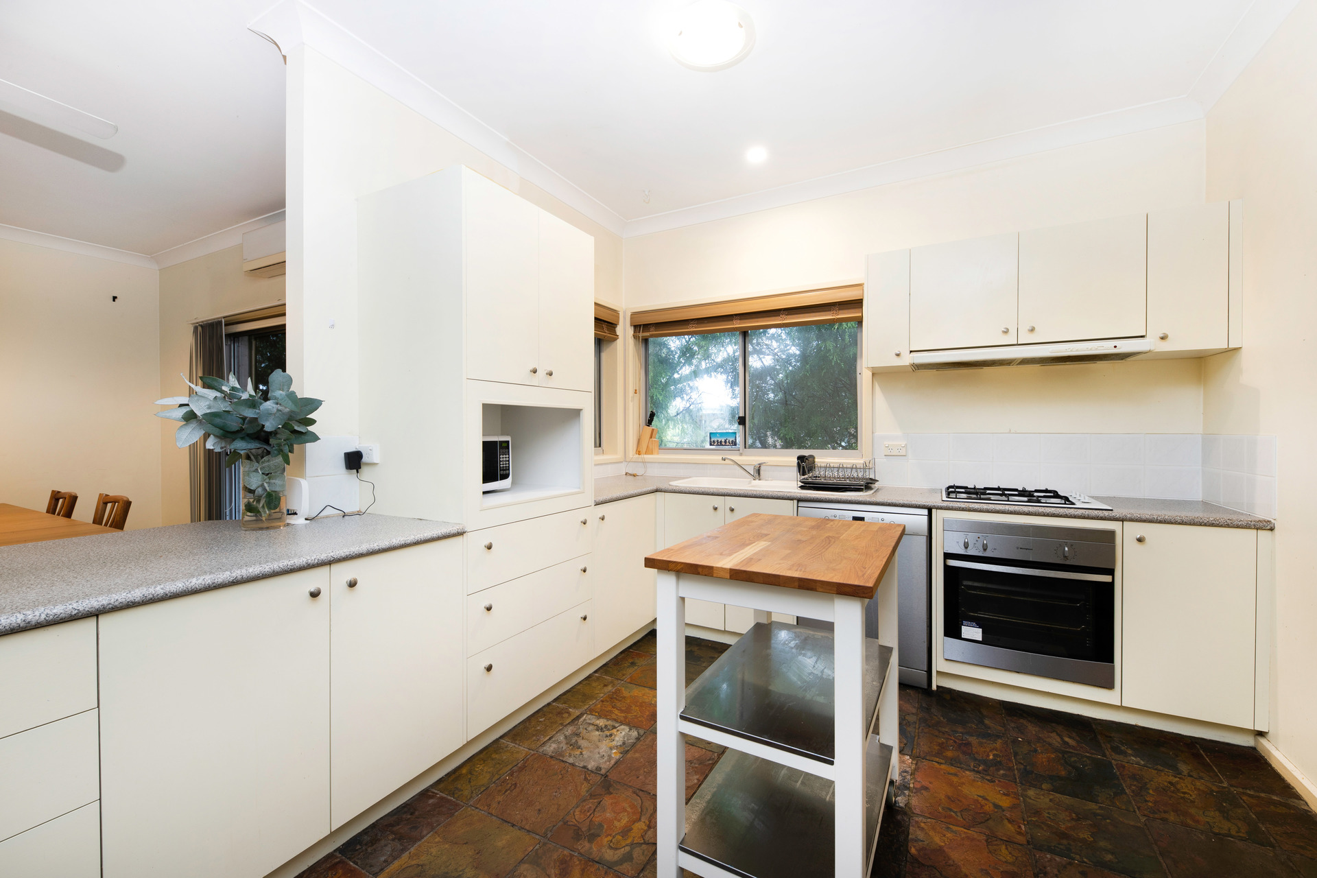 18B Willcock Place, Curtin ACT 2605, Curtin - Thumbnail 3