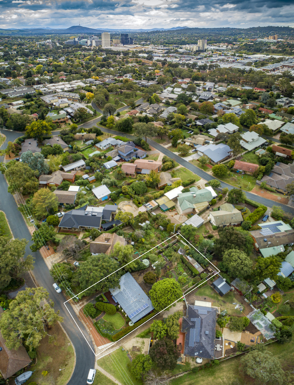 13 Gledden Street, Chifley ACT 2606, Chifley - Thumbnail 4