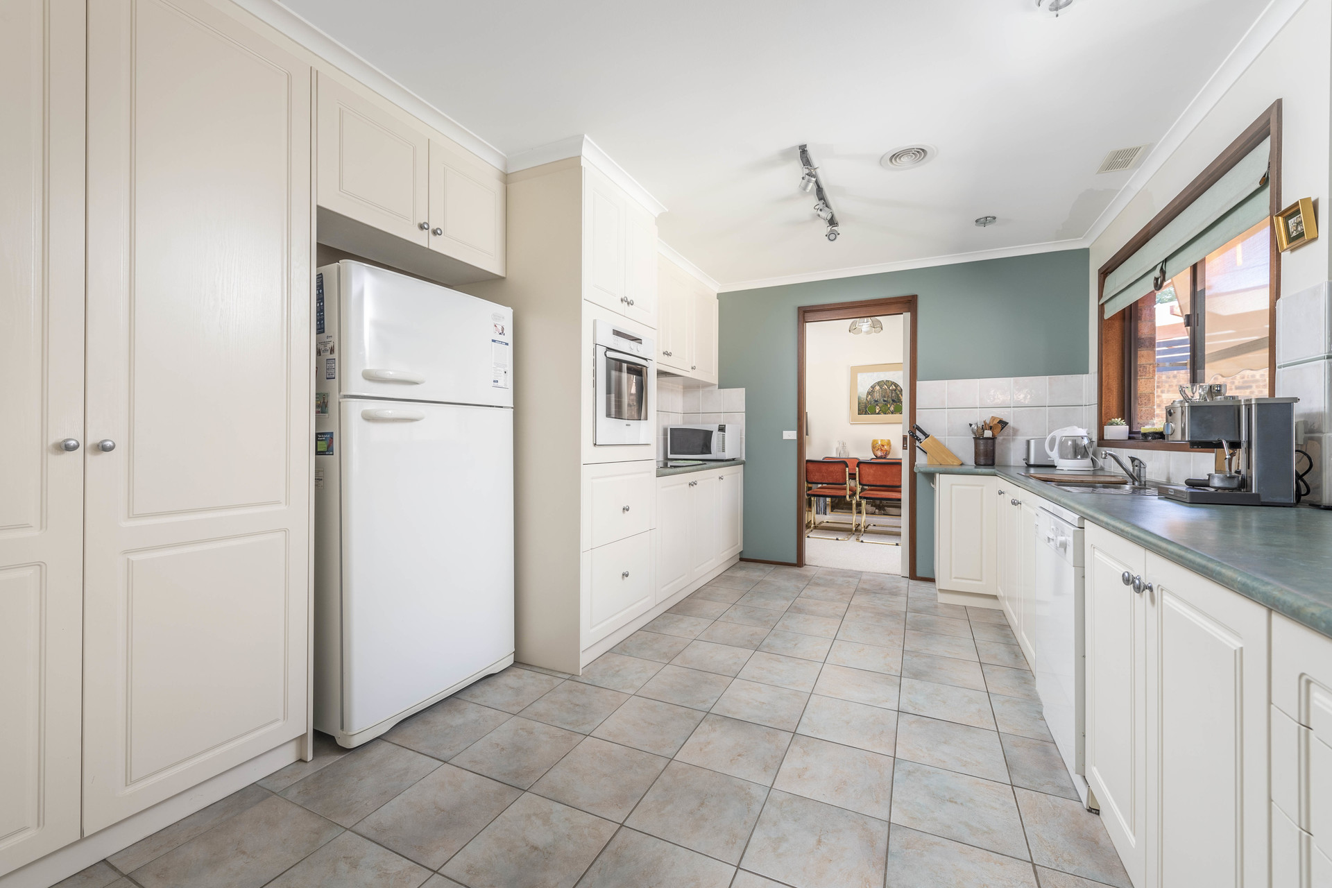 44 Chataway Crescent, Fadden ACT 2904, Fadden - Thumbnail 4