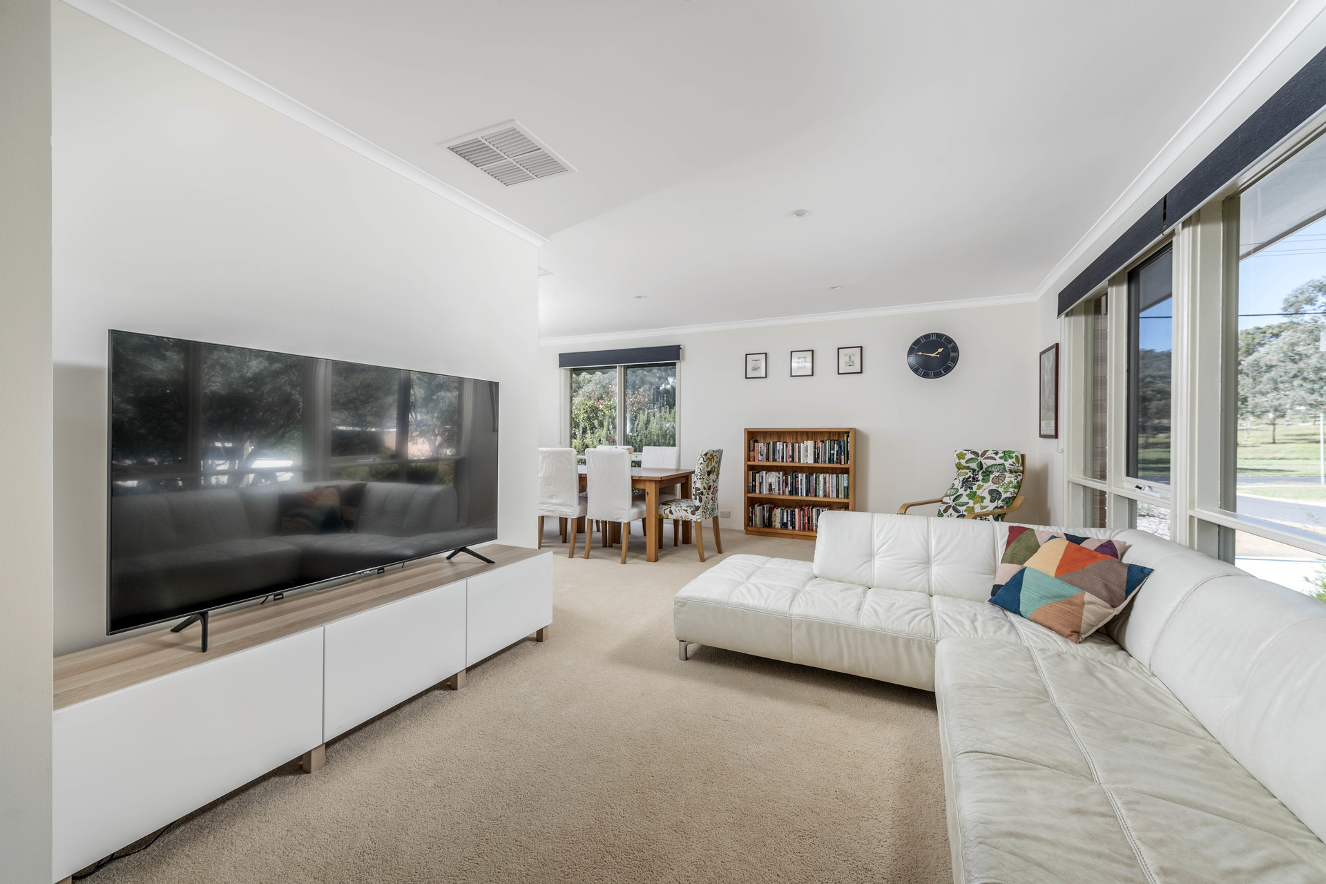 4 McKenna Street, Wanniassa ACT 2903, Wanniassa - Thumbnail 2