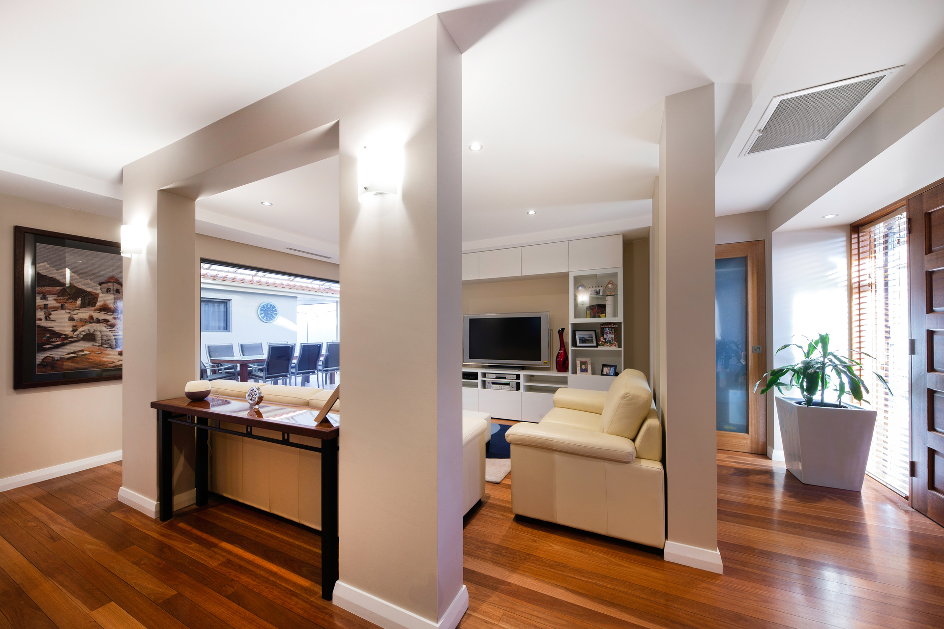 14 Throssell Street, Curtin ACT 2605, Curtin - Thumbnail 2