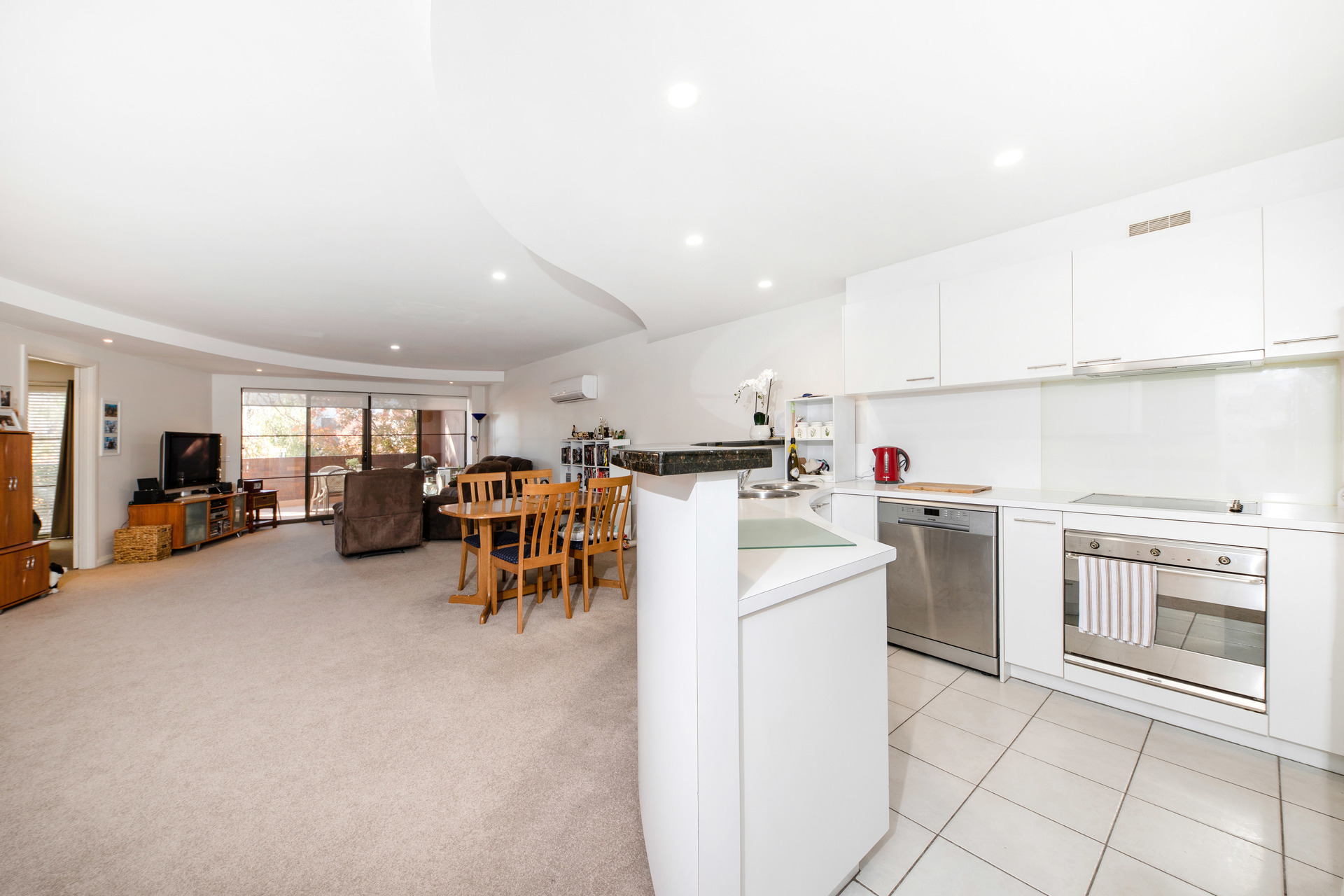 2/2 Eldridge Crescent, Garran ACT 2605, Garran - Thumbnail 3