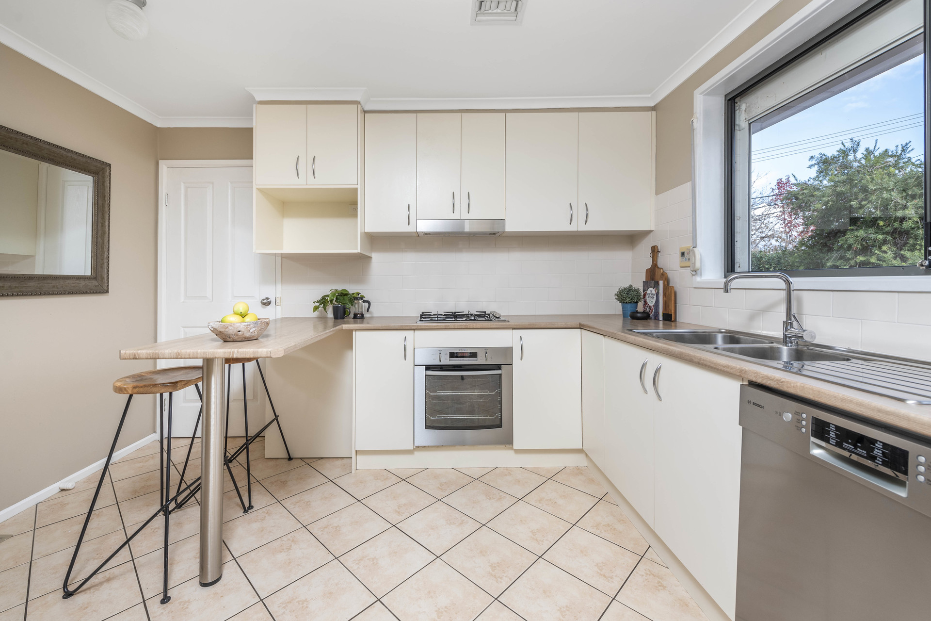 8 Shearer Place, Kambah ACT 2902, Kambah - Thumbnail 6