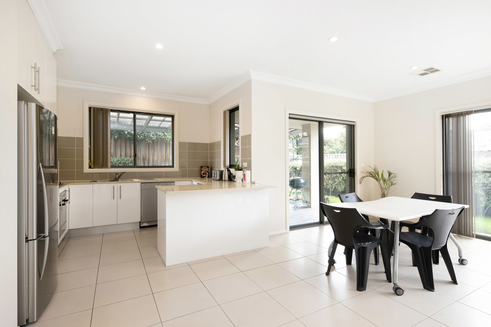 2 Taroona Place, Lyons ACT 2606, Lyons - Thumbnail 2