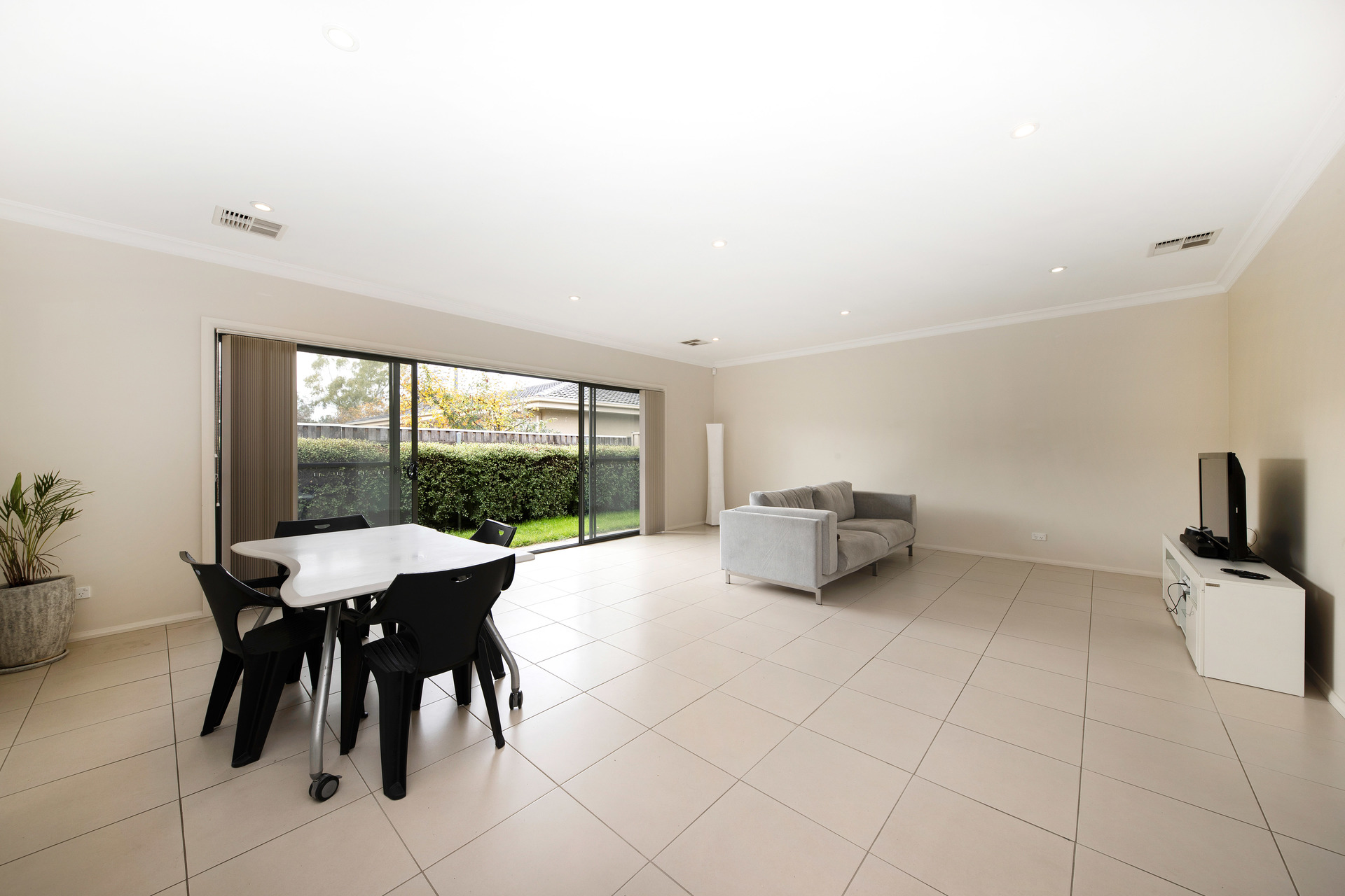2 Taroona Place, Lyons ACT 2606, Lyons - Thumbnail 5