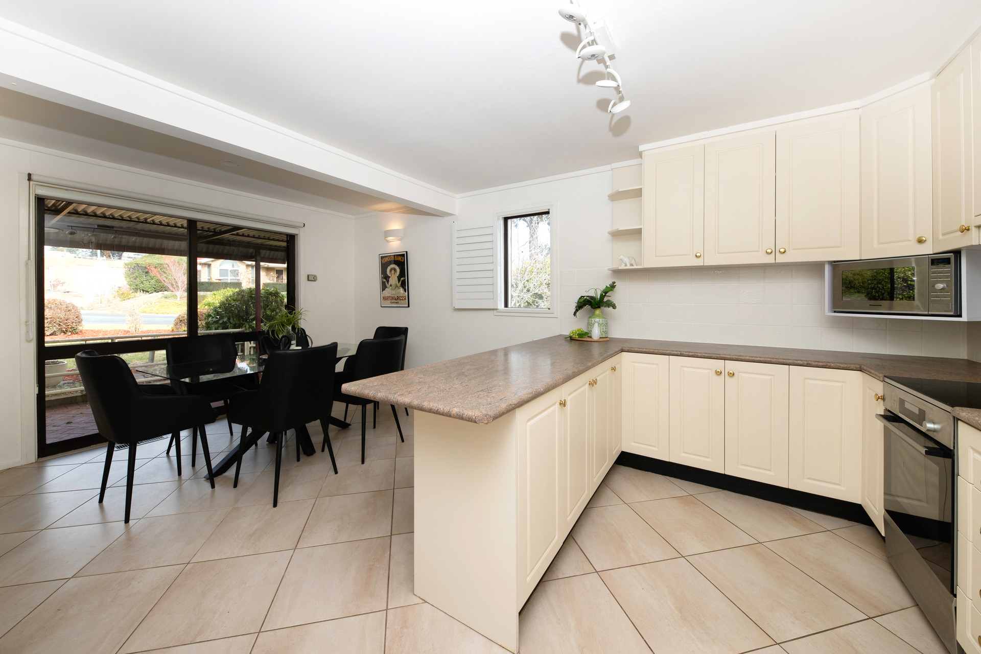 15 St Clair Place, Lyons ACT 2606, Lyons - Thumbnail 4