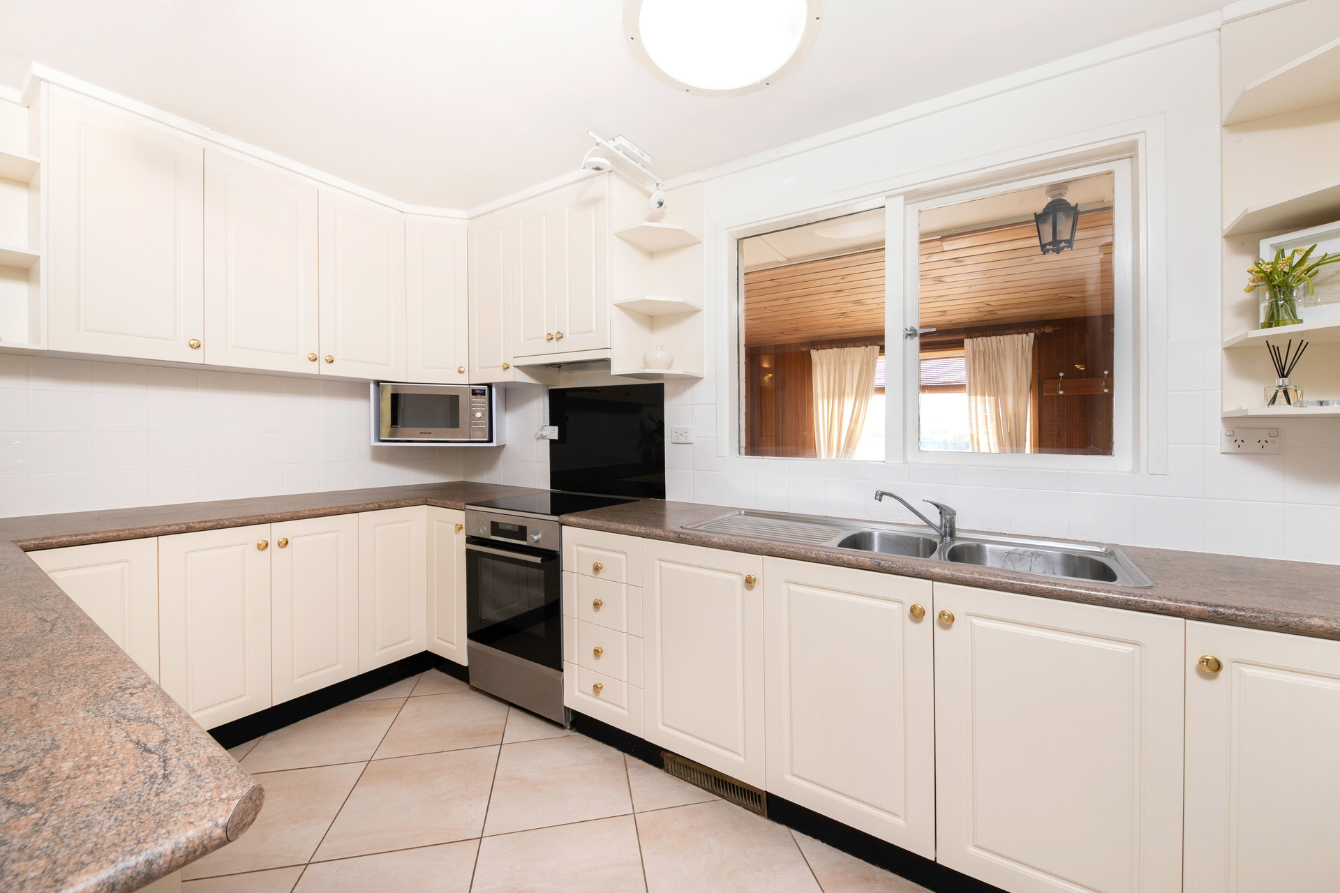 15 St Clair Place, Lyons ACT 2606, Lyons - Thumbnail 3