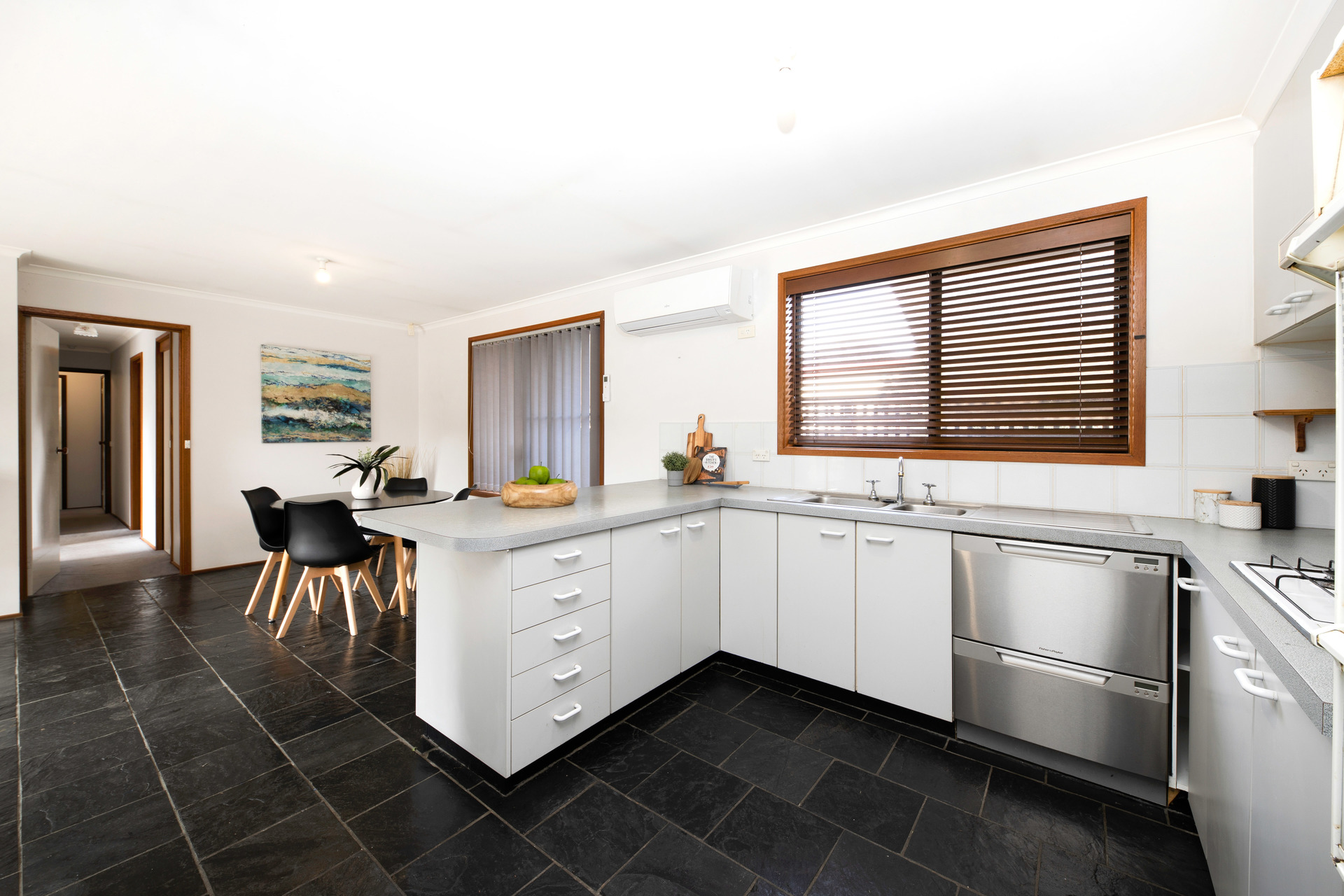 31 Ironbark Crescent, Banks ACT 2906, Banks - Thumbnail 8