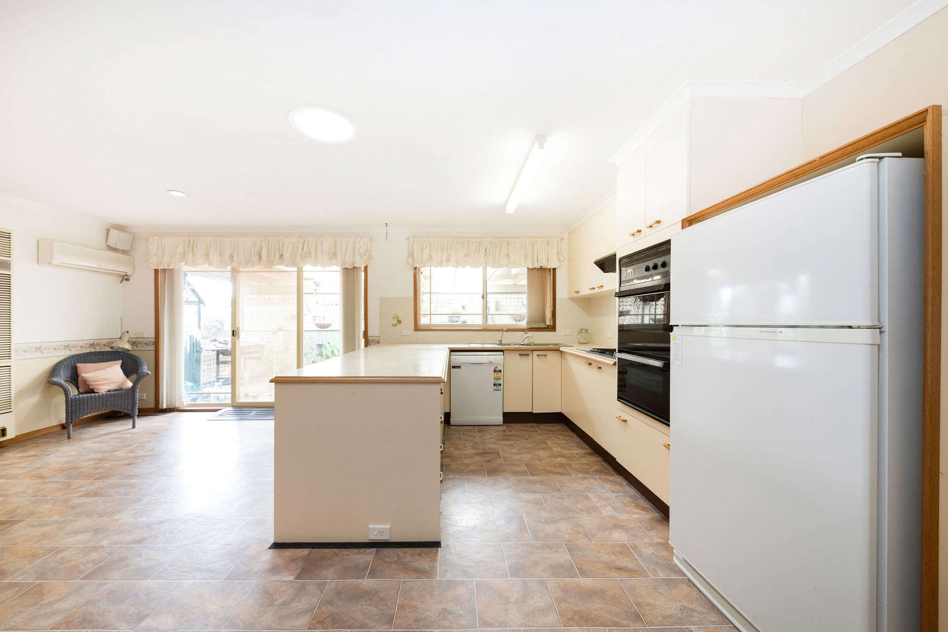 10 Fred Lane Crescent, Gordon ACT 2906, Gordon - Thumbnail 4